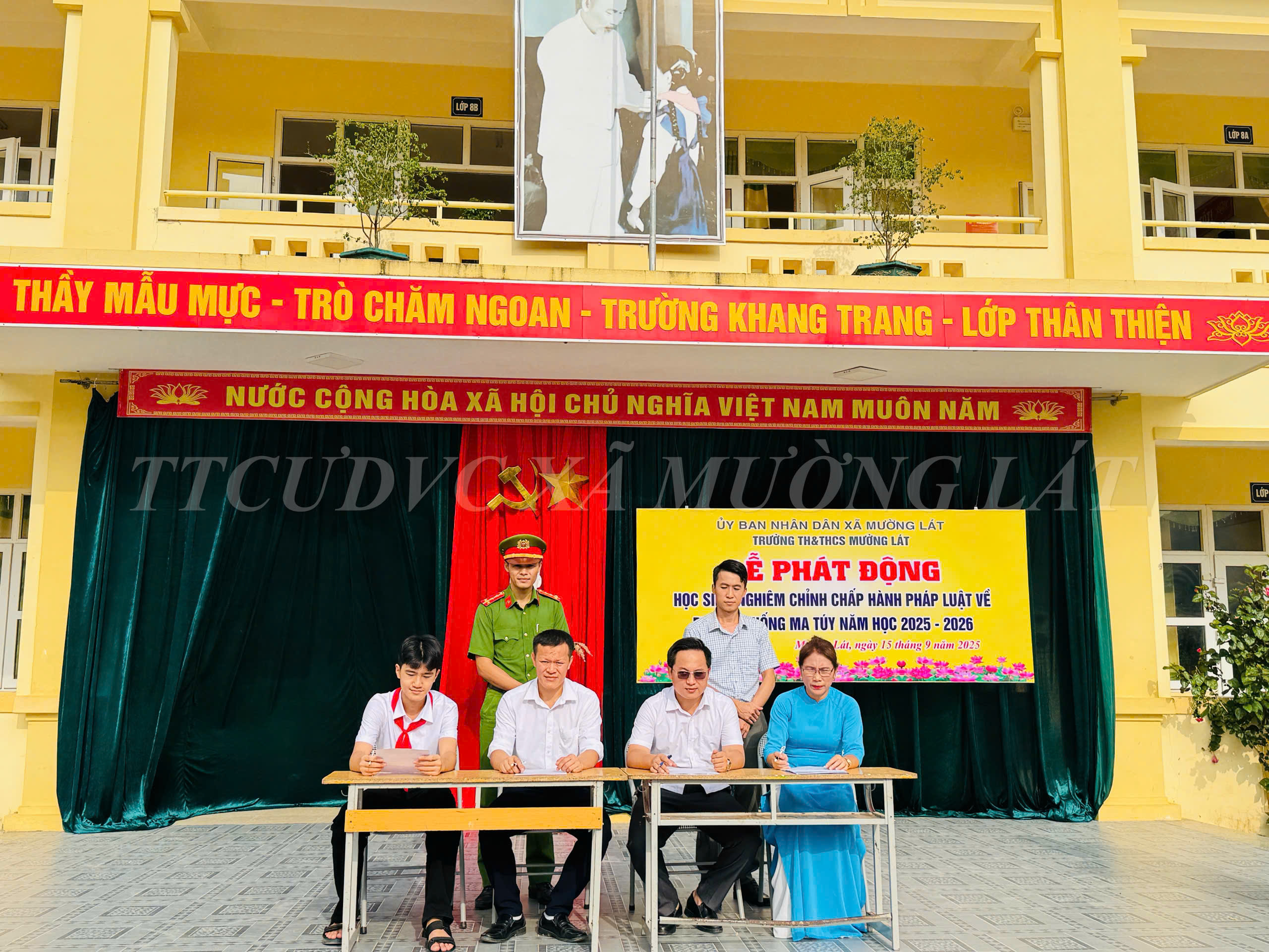 Anh-tin-bai