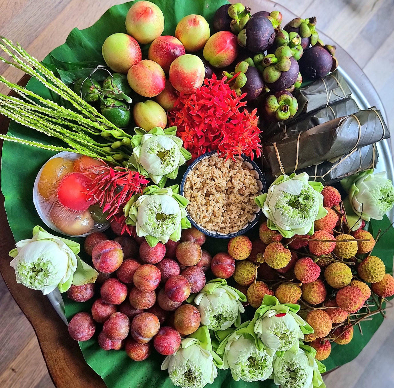 Mâm cúng tết Đoan Ngọ 5.5 âm lịch: Đẹp mắt, ý nghĩa, được chia sẻ rầm rộ