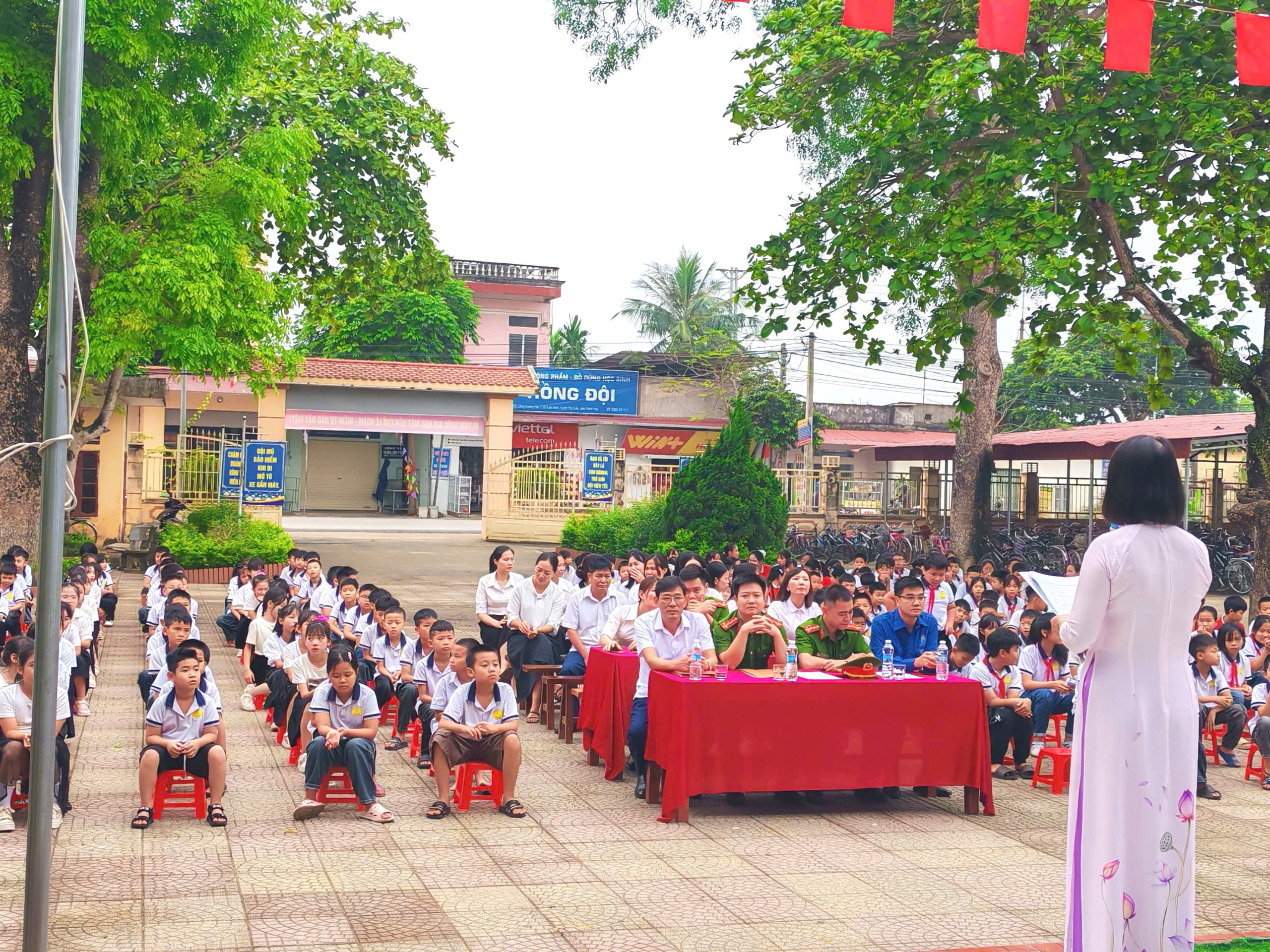 Anh-tin-bai