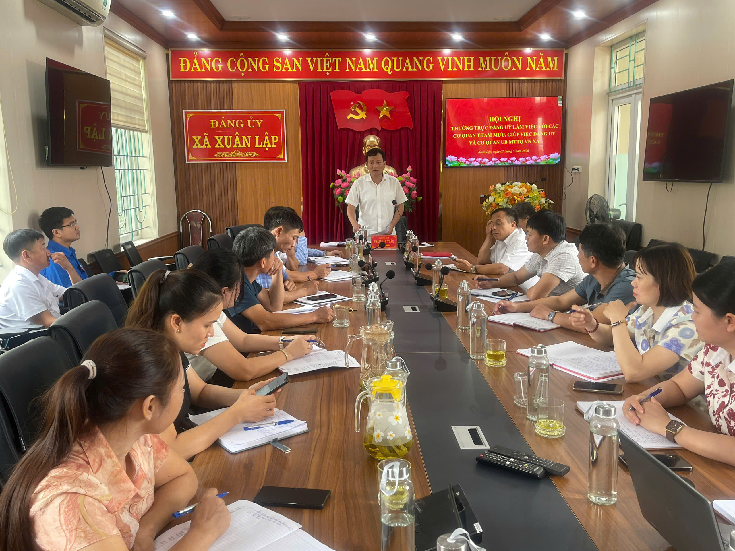 Thường trực Đảng ủy xã Xuân Lập tổ chức hội nghị làm việc với các cơ quan tham mưu, giúp việc và Cơ quan UBMTTQ xã