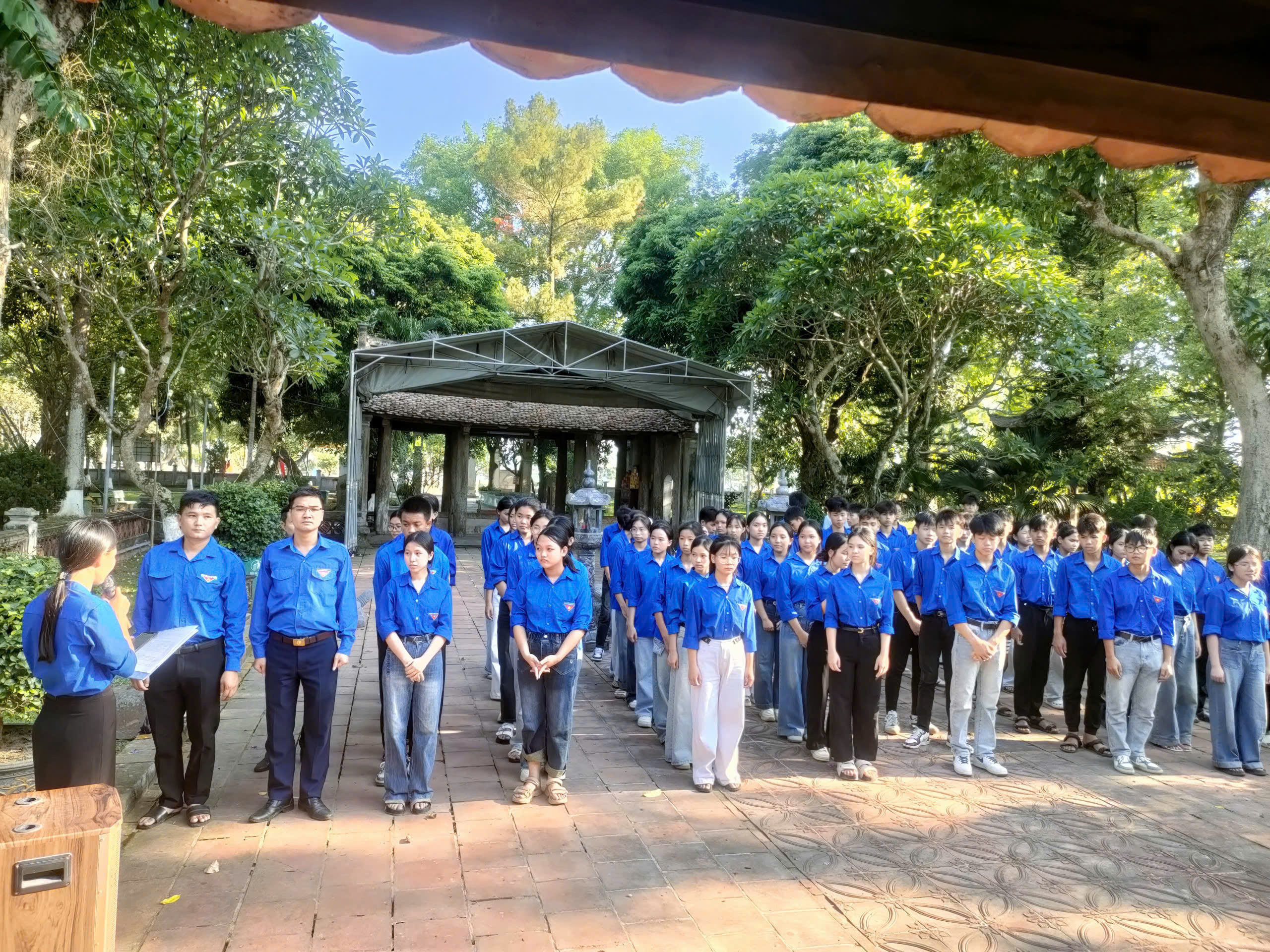 Anh-tin-bai