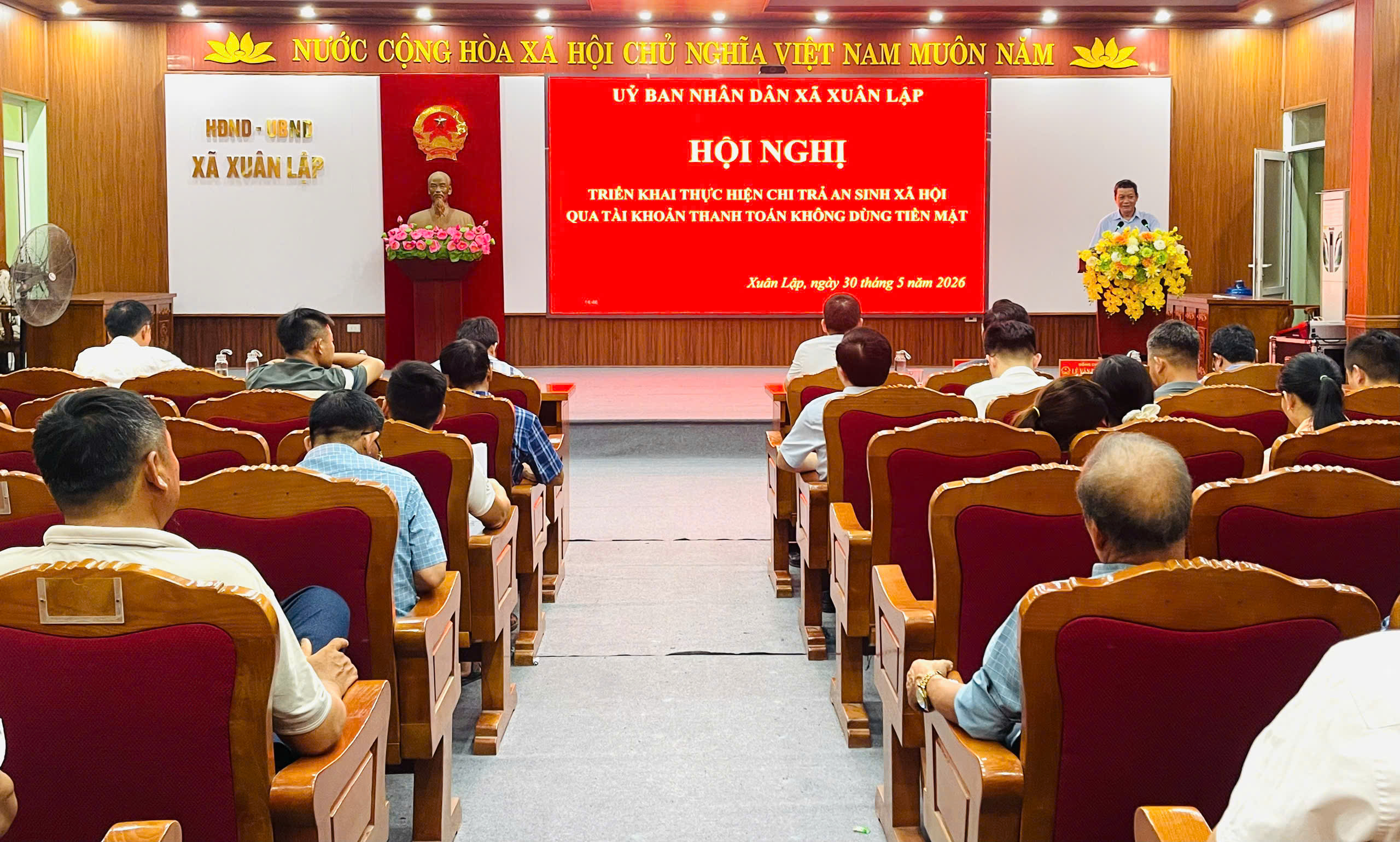 UBND xã Xuân Lập triển khai thực hiện chi trả an sinh xã hội qua tài khoản thanh toán không dùng tiền mặt