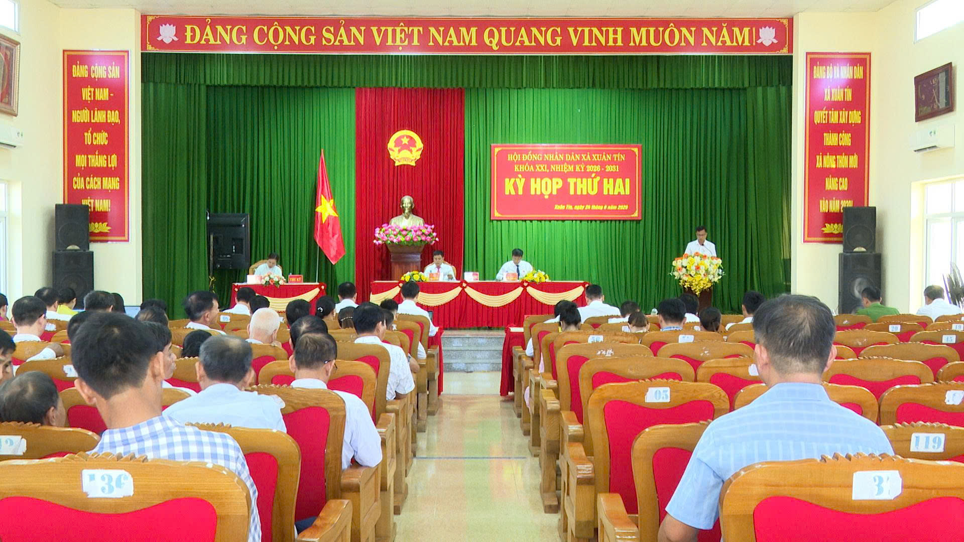 Kỳ họp thứ Hai HĐND xã Xuân Tín khóa XXI thông qua nhiều nghị quyết quan trọng