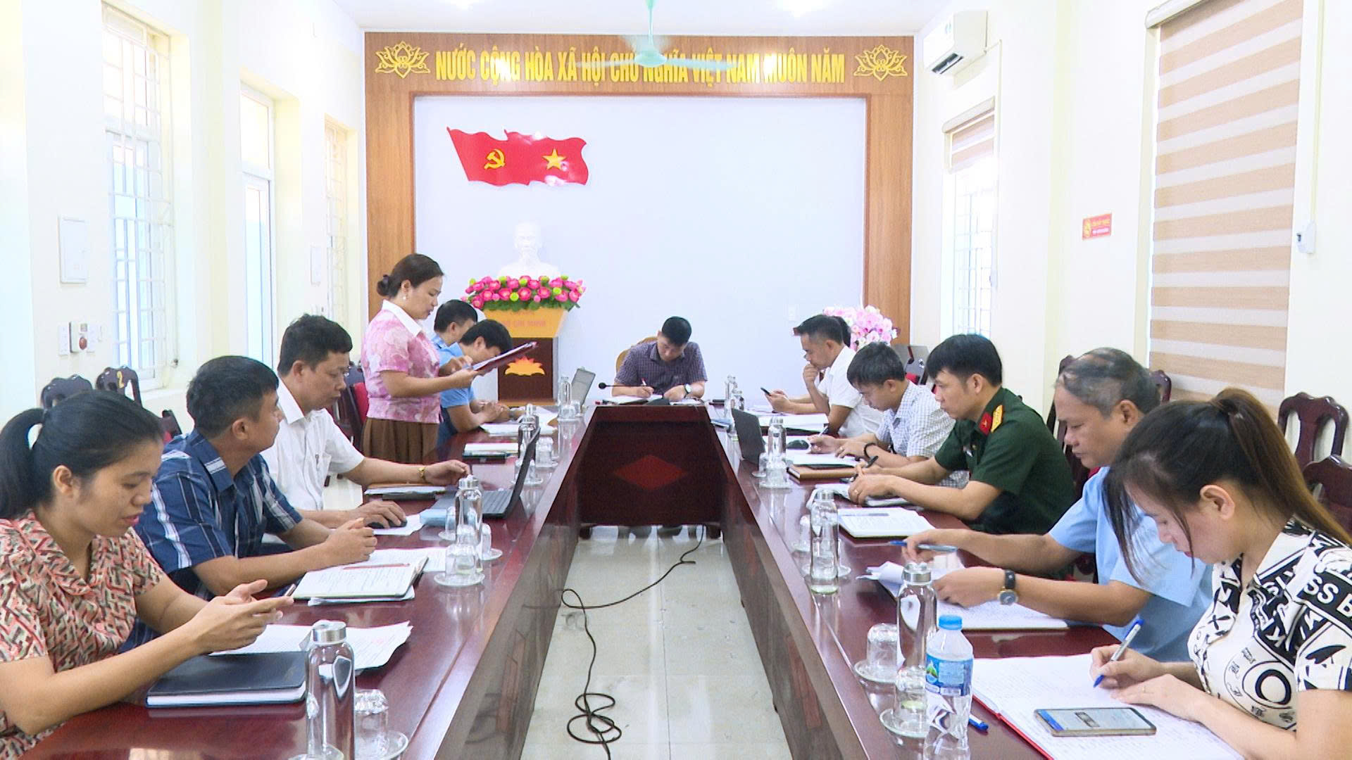 Anh-tin-bai