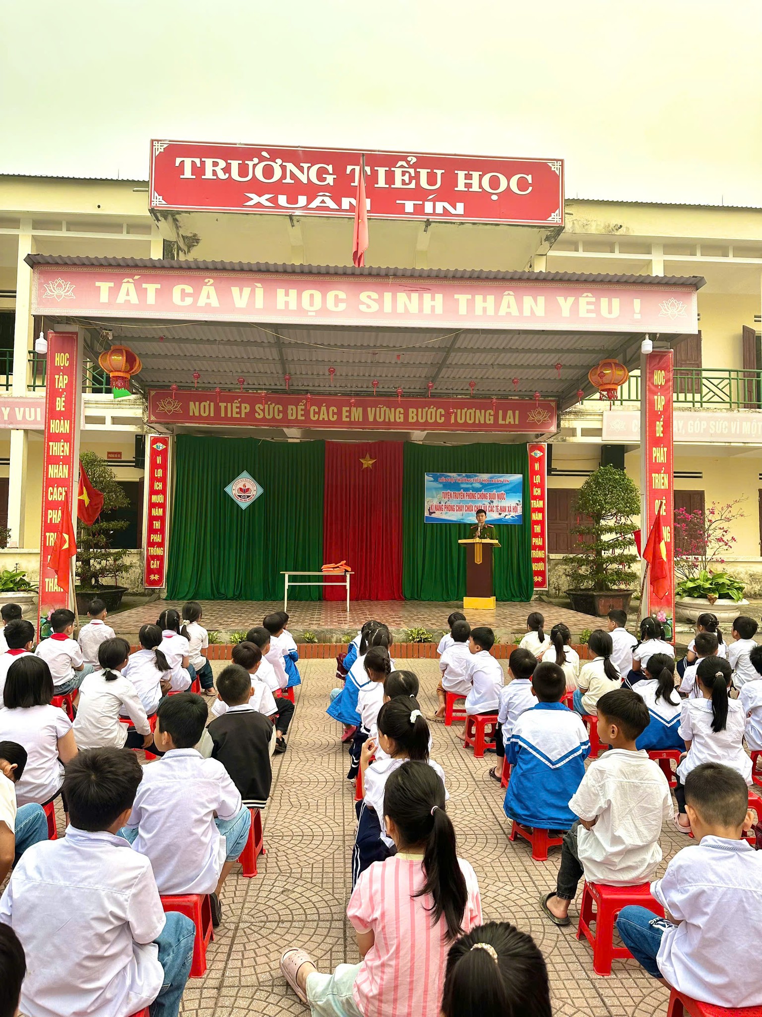 Anh-tin-bai