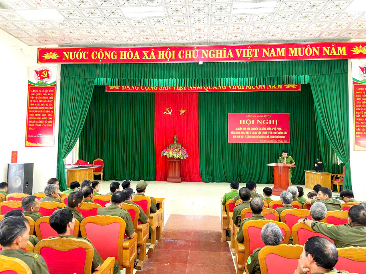 Công an xã Xuân Tín tổ chức hội nghị triển khai đợt cao điểm tấn công, trấn áp tội phạm, bảo đảm an ninh, trật tự các sự kiện lớn diễn ra trên địa bàn năm 2025