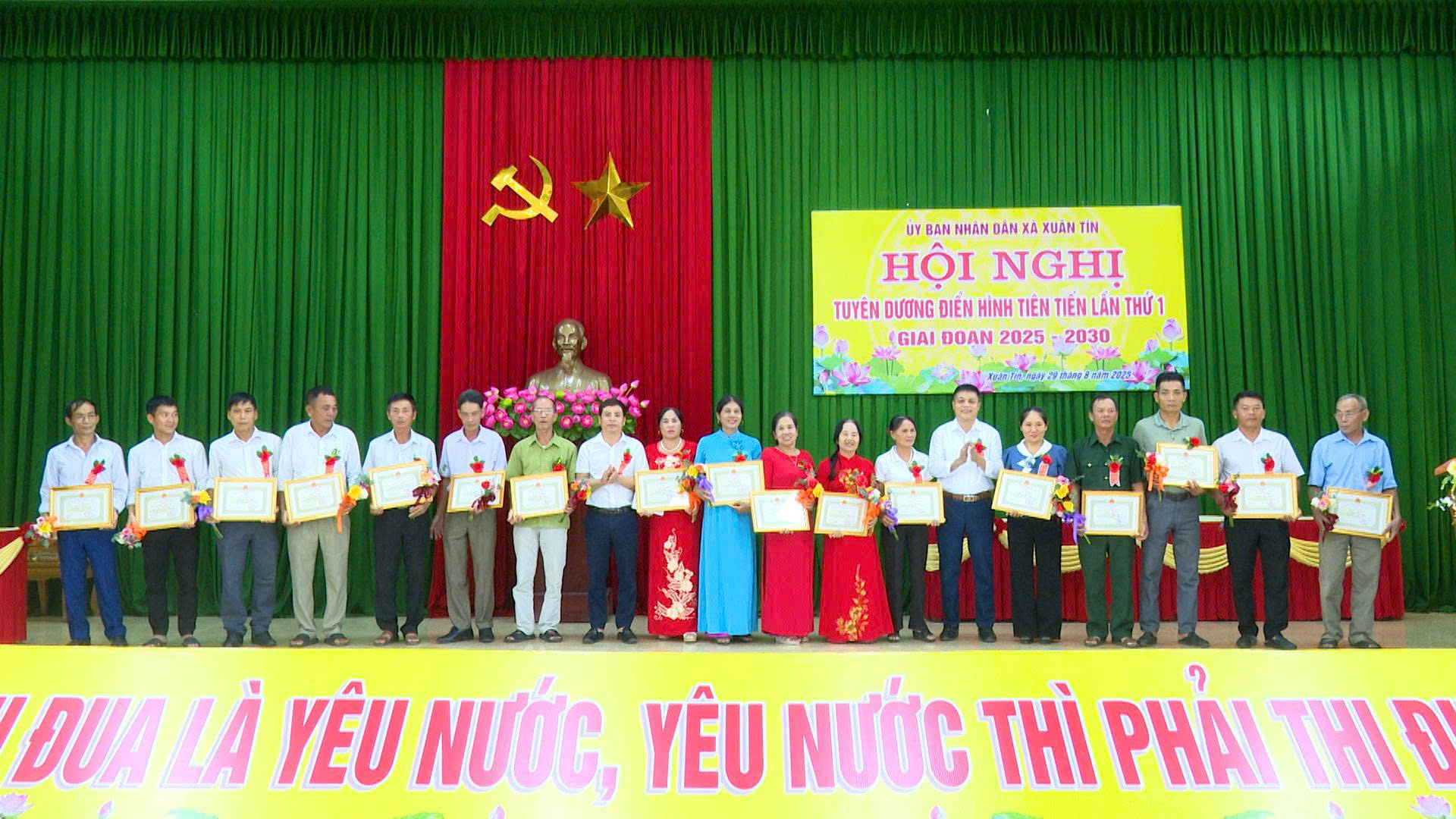 Anh-tin-bai