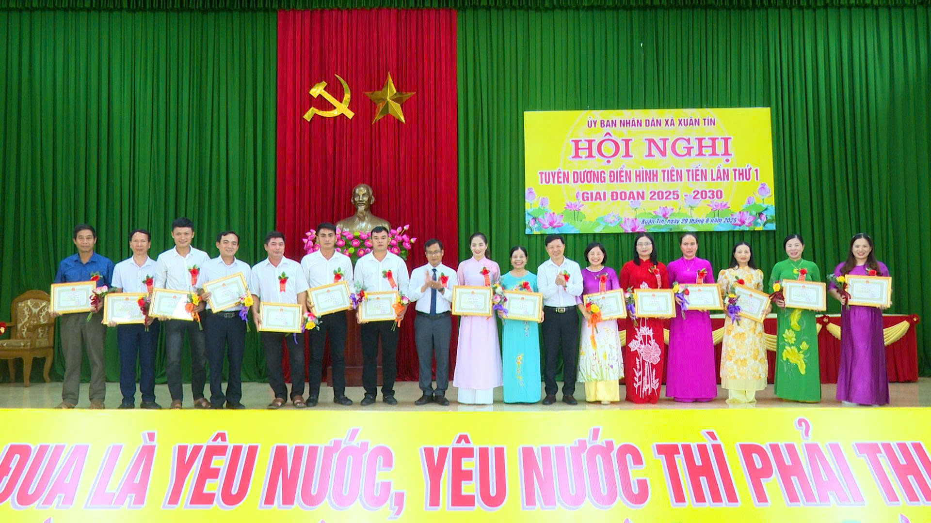Anh-tin-bai