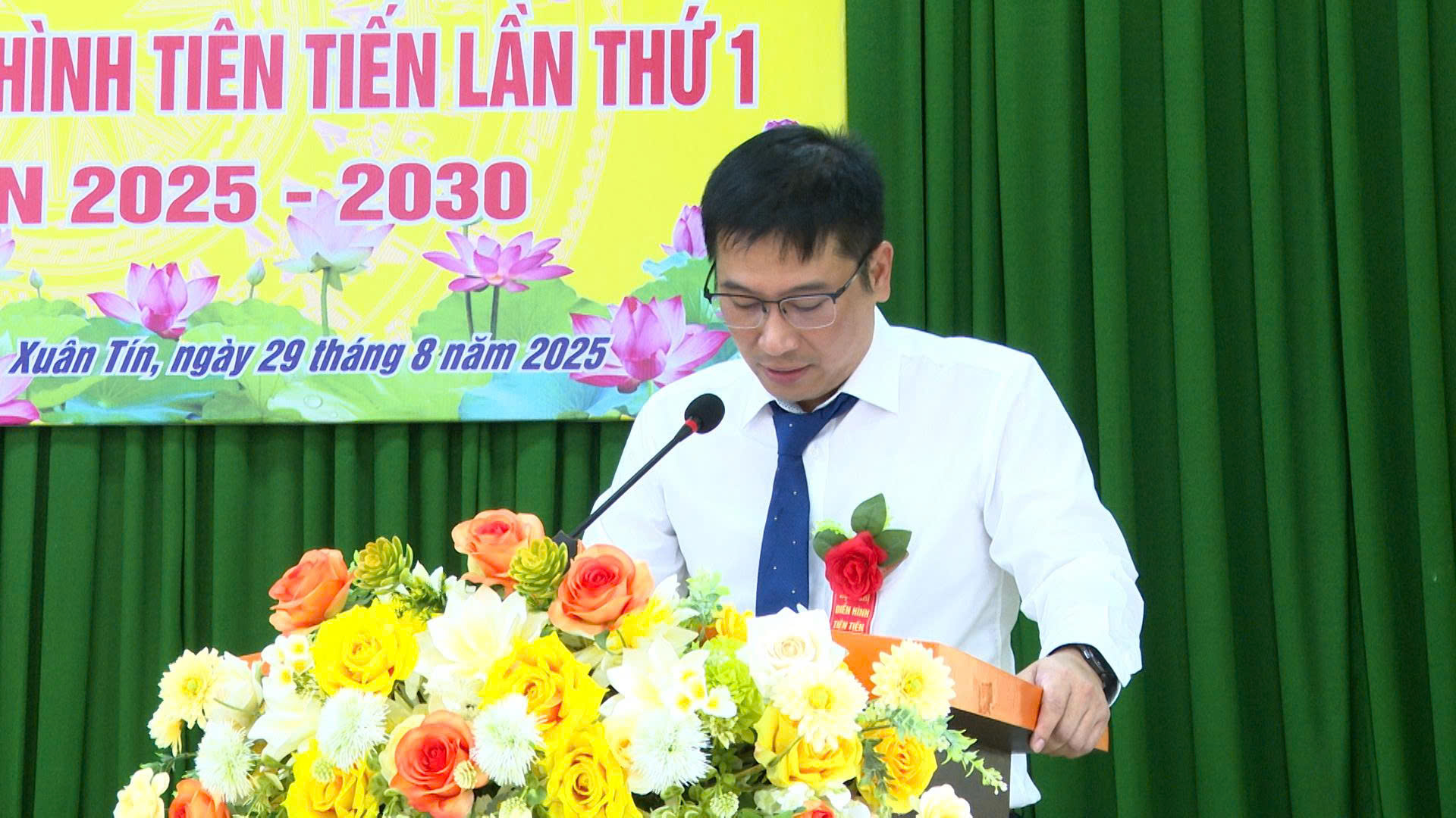 Anh-tin-bai