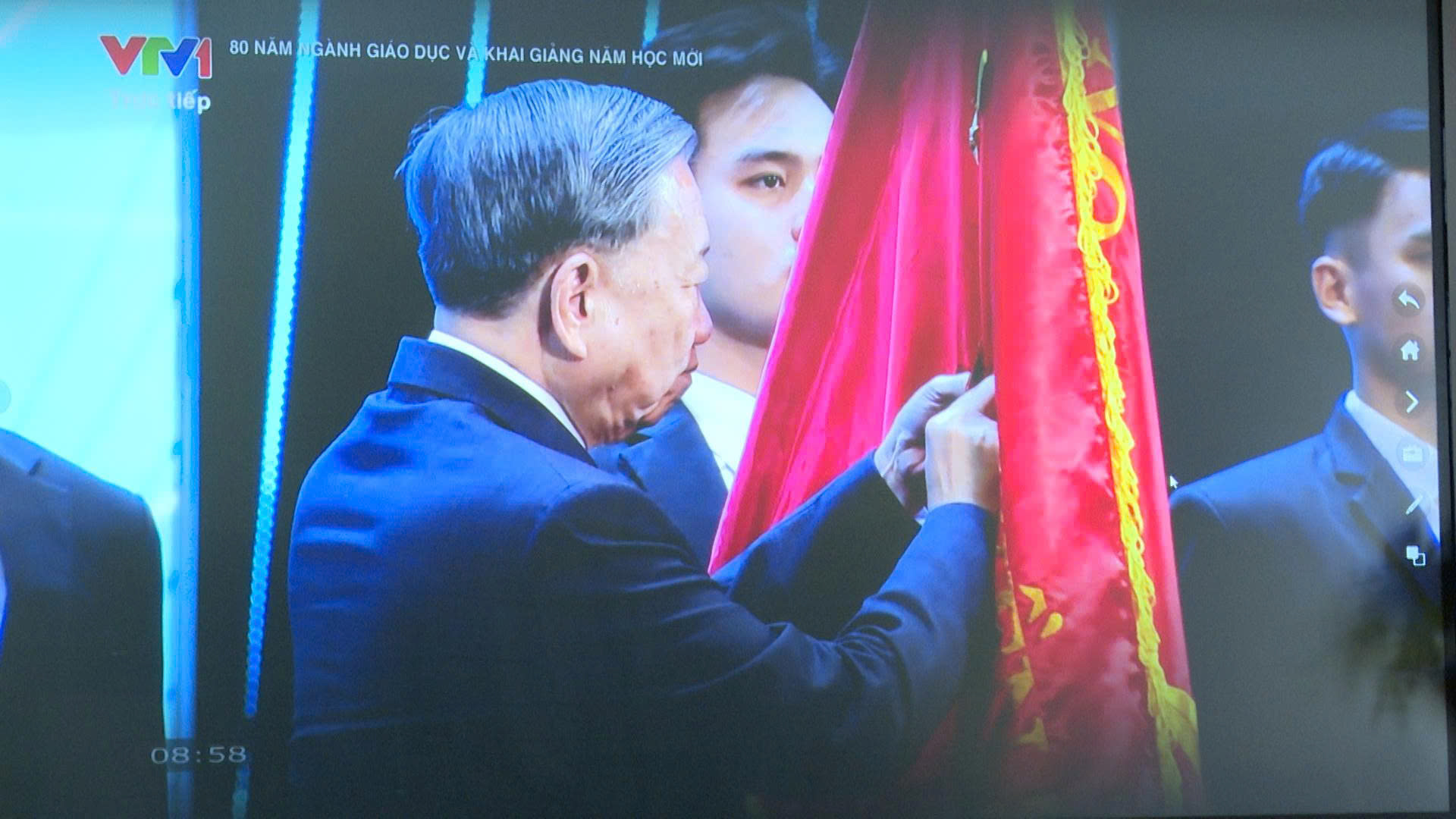 Anh-tin-bai