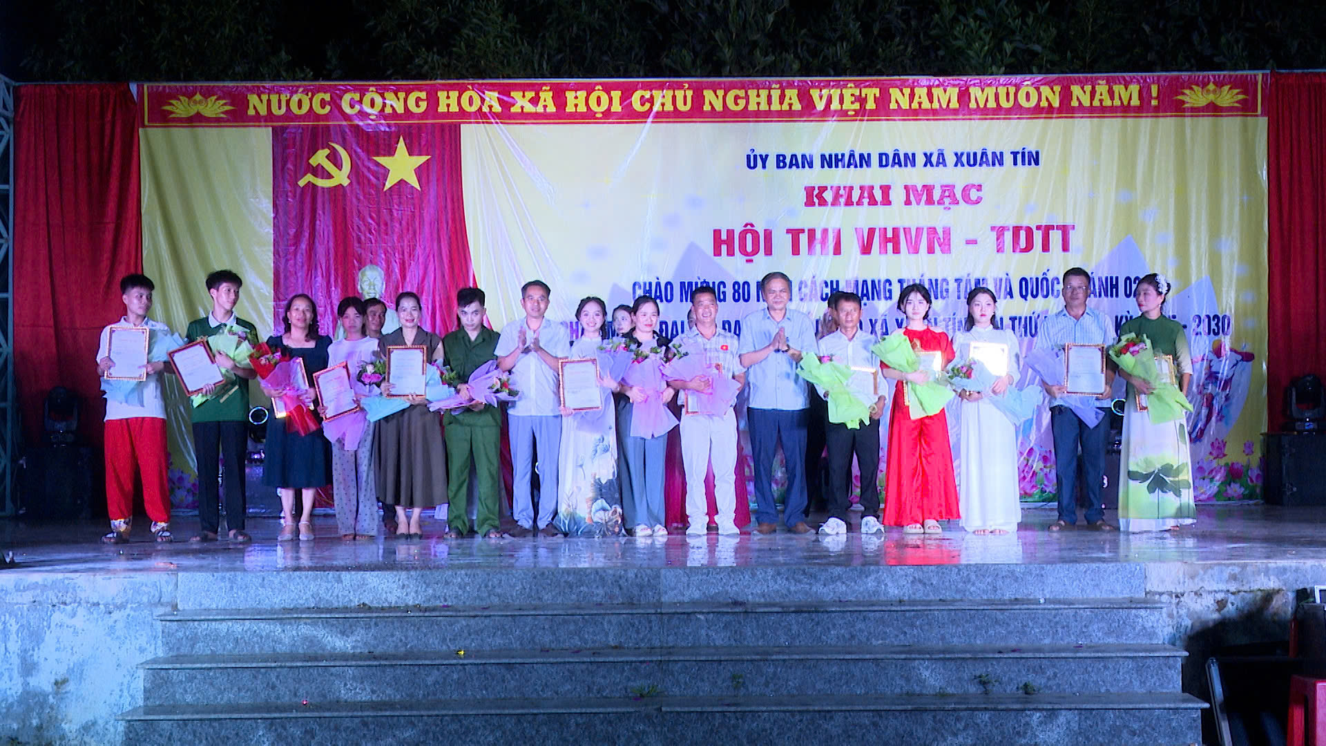 Anh-tin-bai