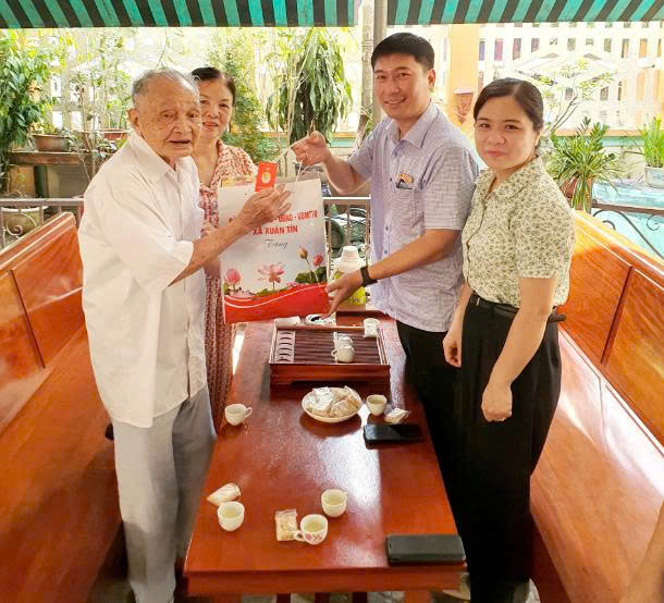 Anh-tin-bai