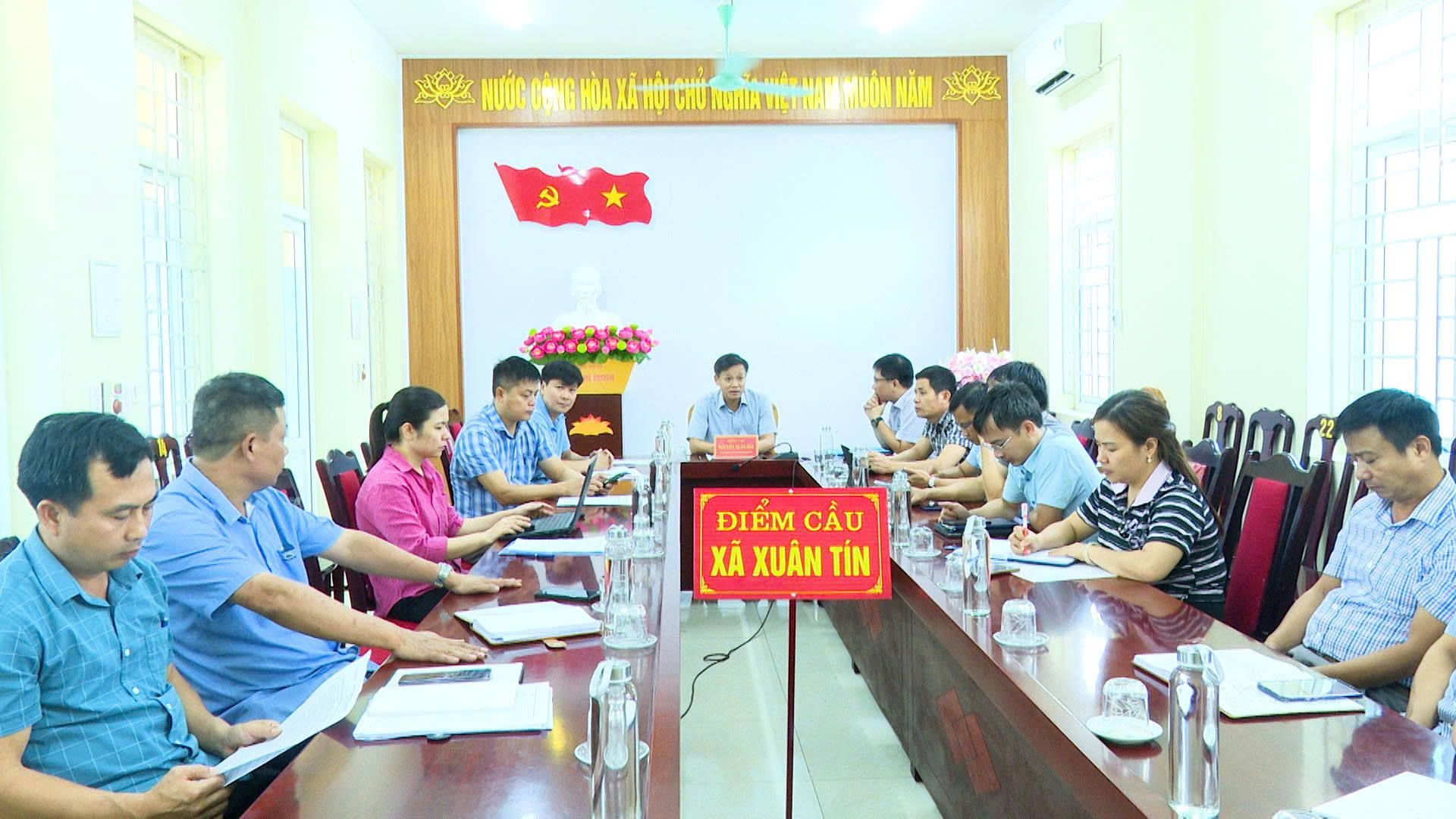 Xã Xuân Tín tham dự hội nghị trực tuyến ứng phó với cơn bão số 10-Chủ động xây dựng kịch bản ứng phó với bão số 10 ở mức cao nhất