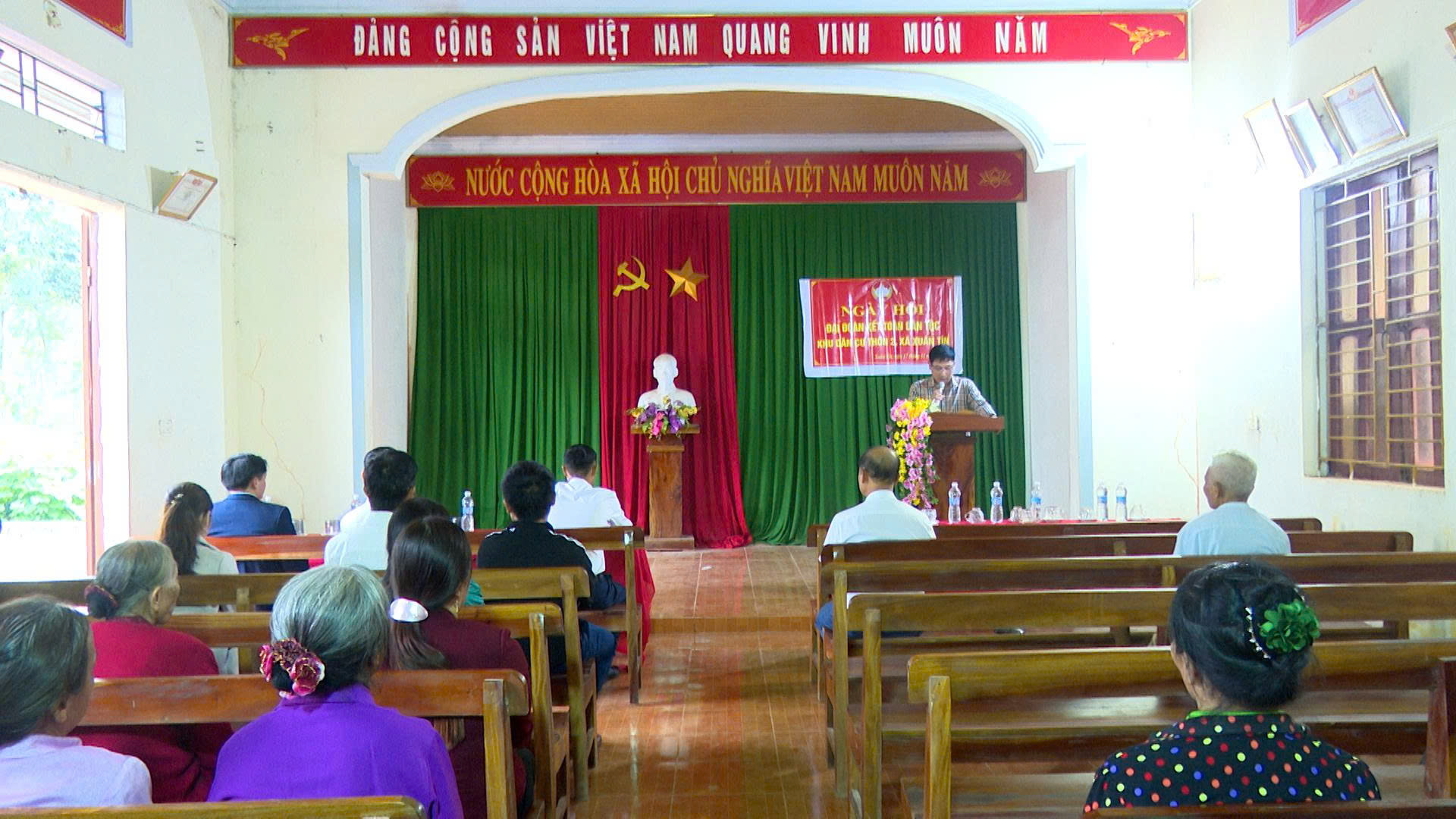 Anh-tin-bai