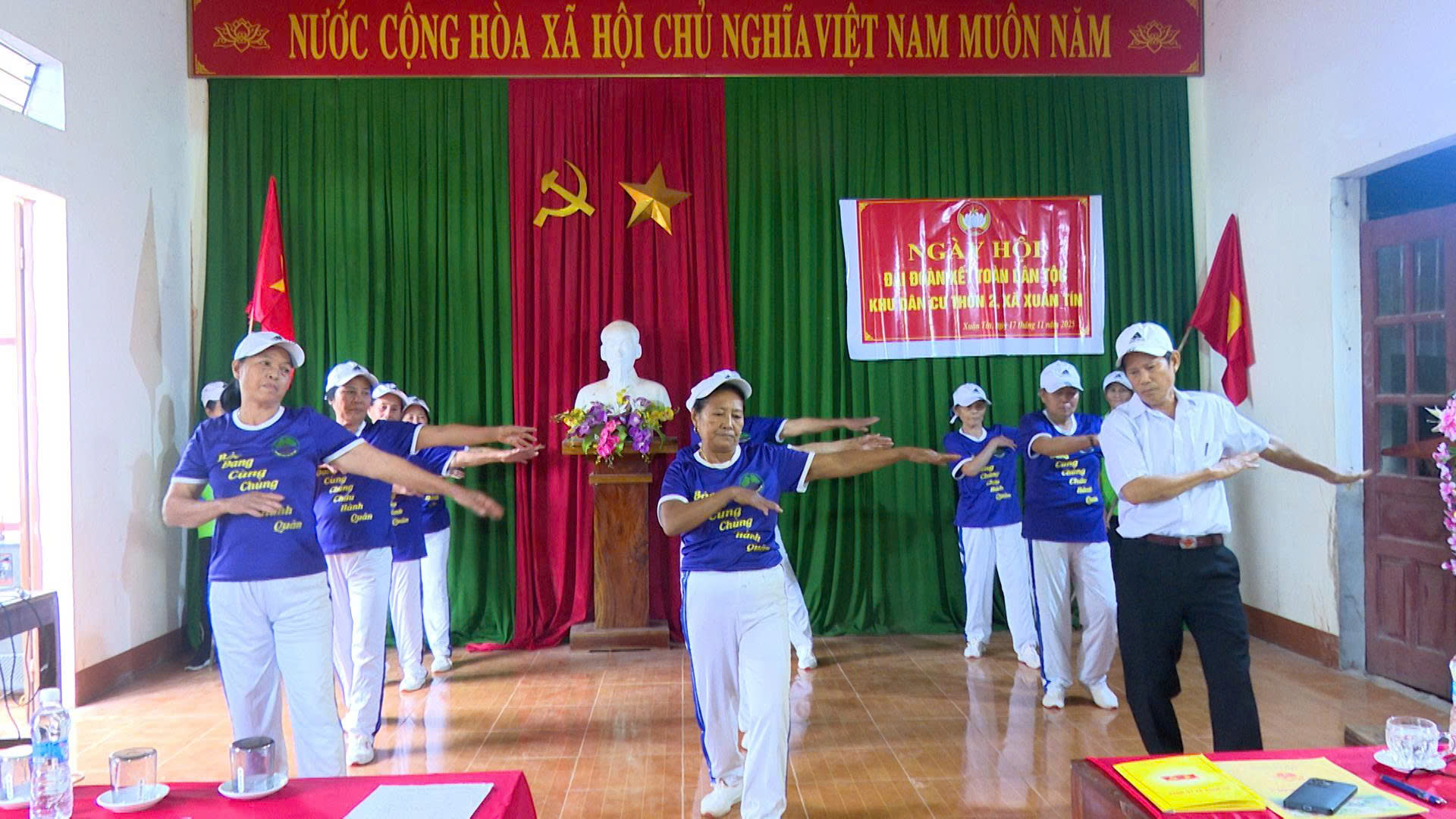Anh-tin-bai