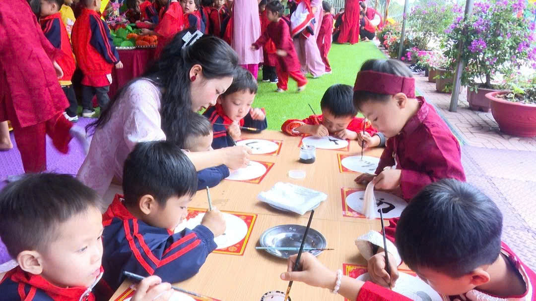 Anh-tin-bai