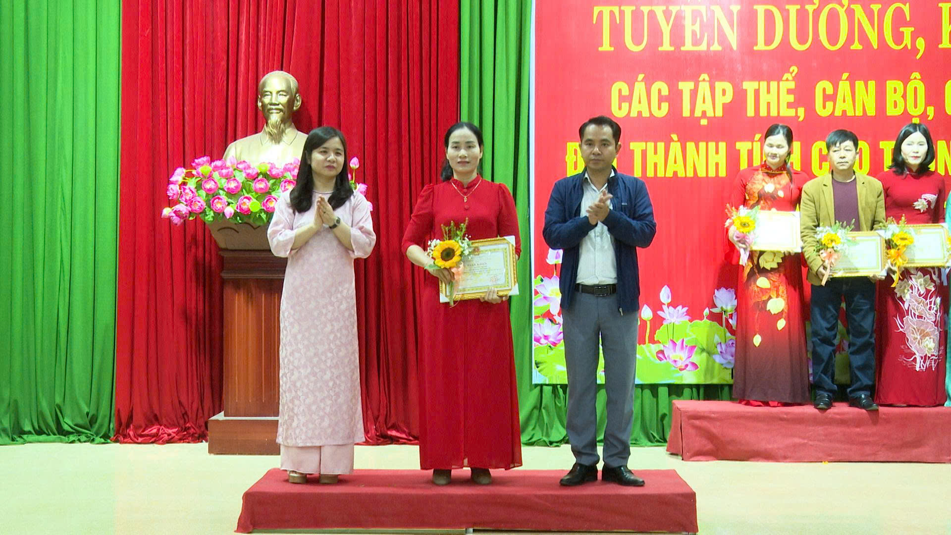 Anh-tin-bai