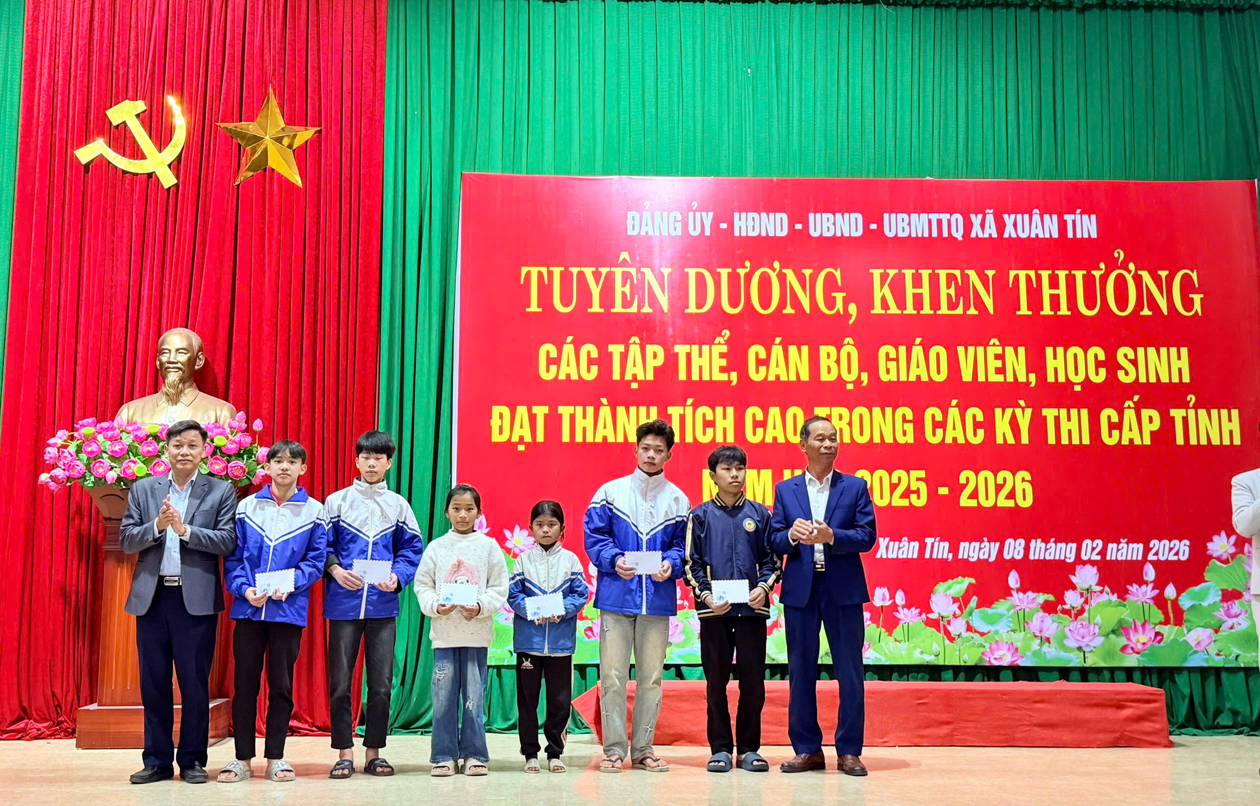 Anh-tin-bai