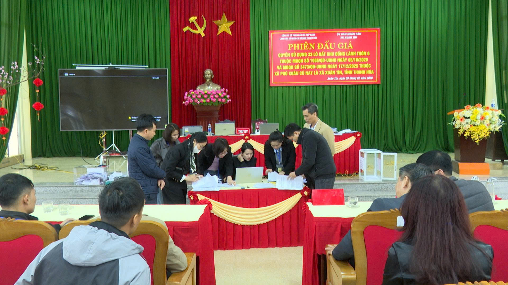 Anh-tin-bai