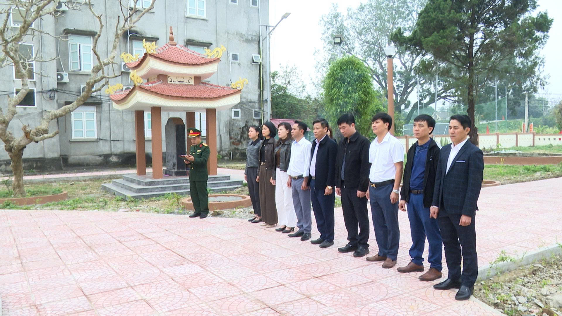 Anh-tin-bai