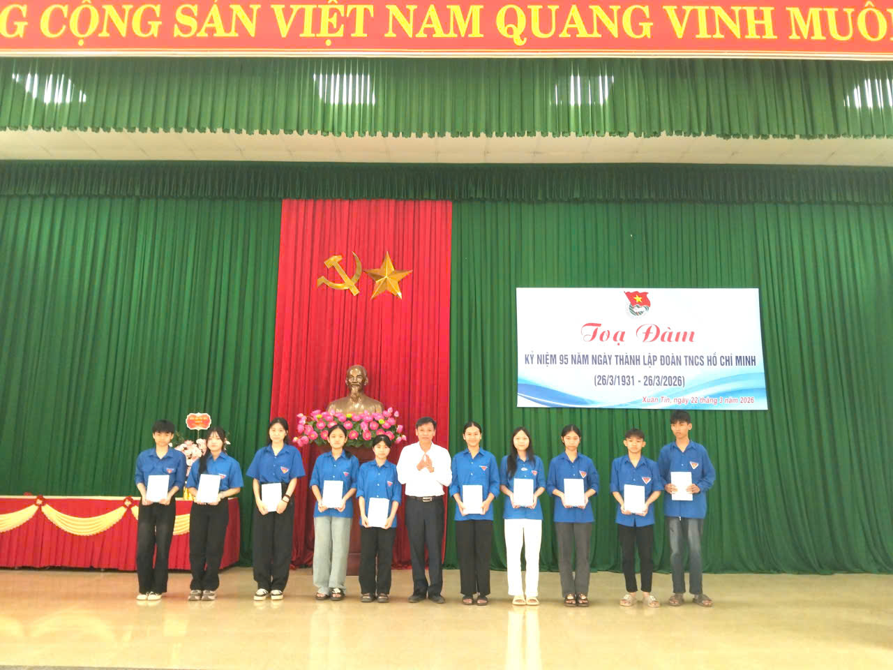 Anh-tin-bai