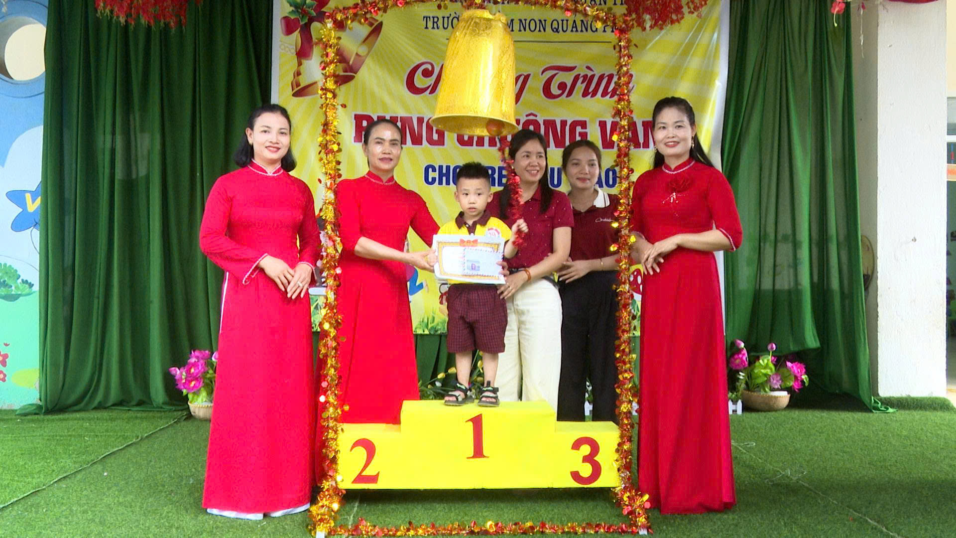 Anh-tin-bai
