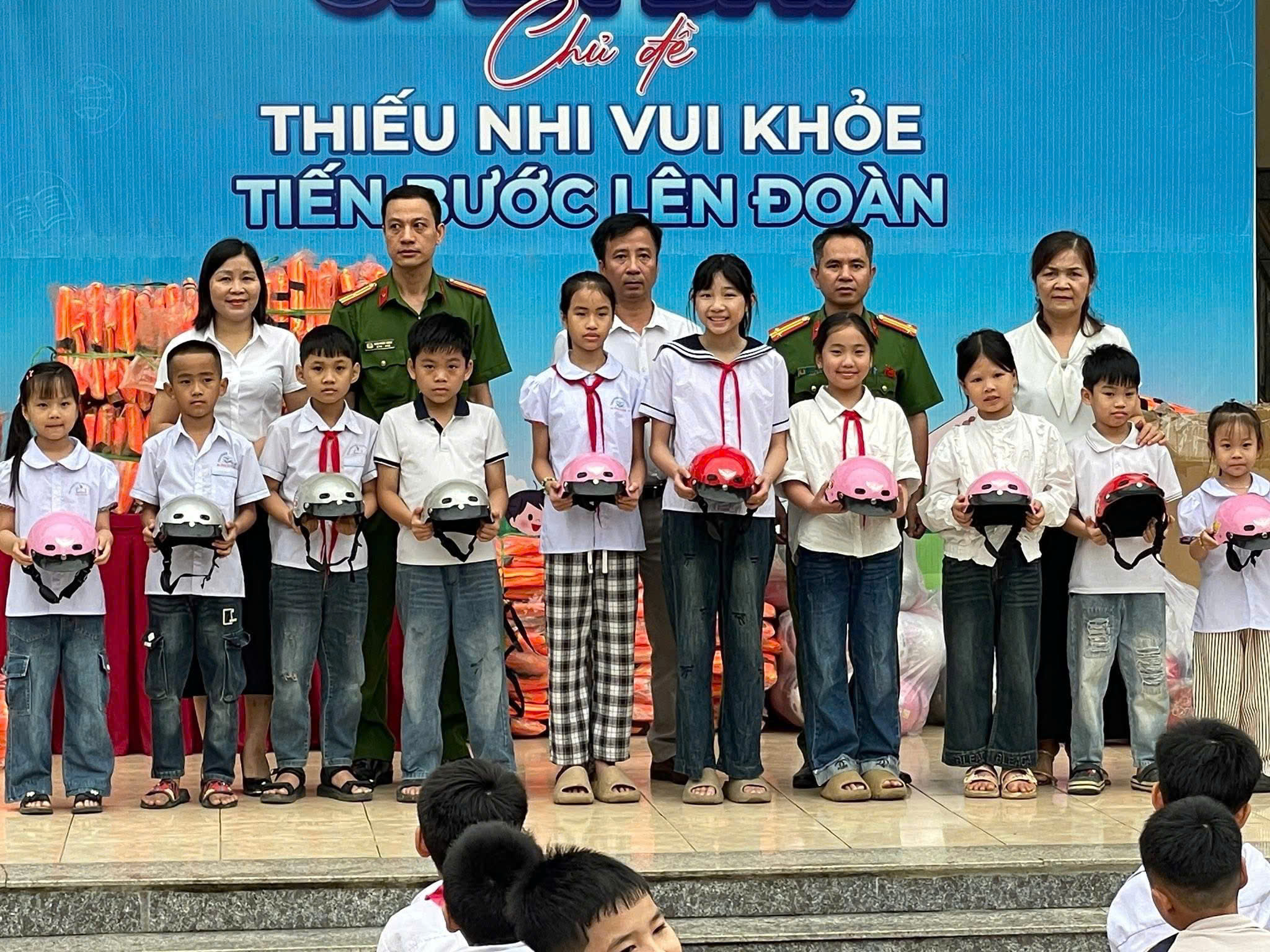 Anh-tin-bai