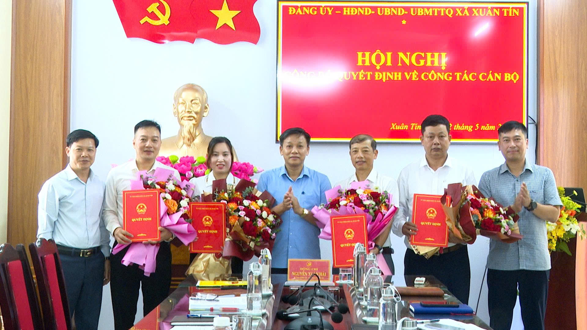 Anh-tin-bai