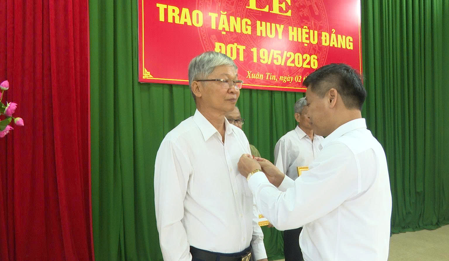 Anh-tin-bai