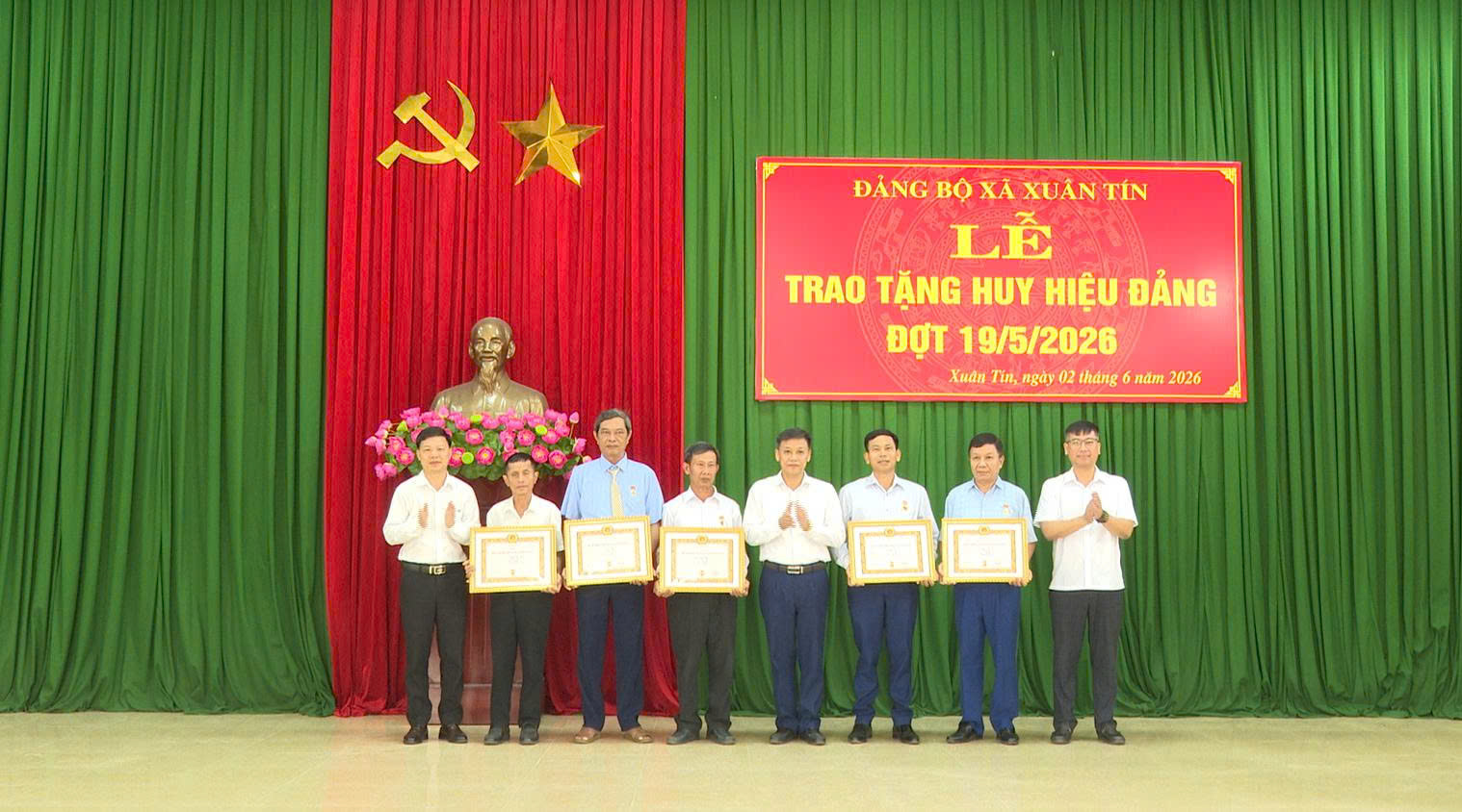 Anh-tin-bai
