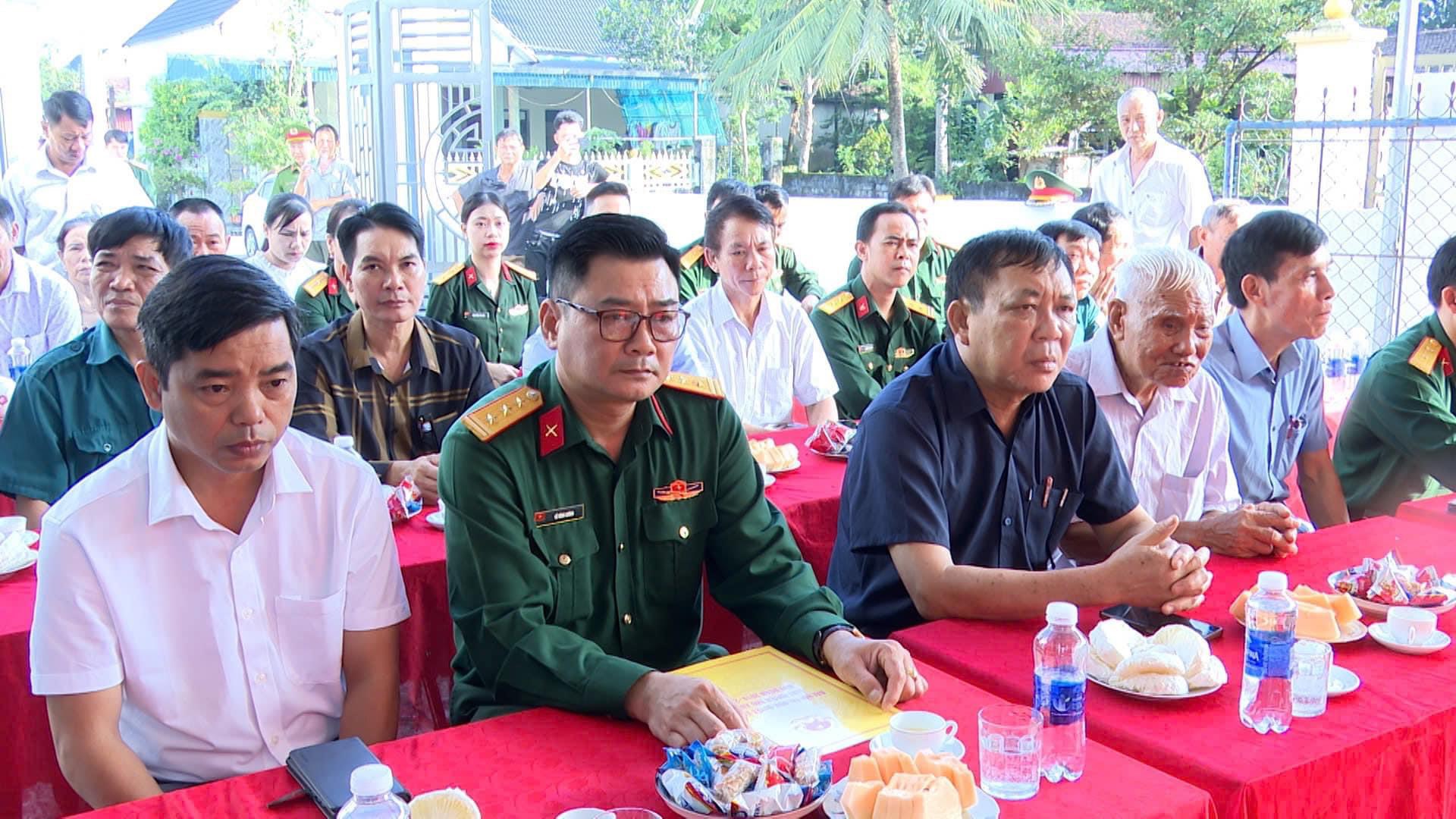 Trao tiễn hỗ trợ làm nhà cho ông Mai Văn Dậu