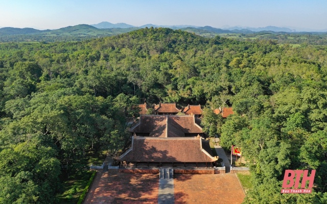 Kinh thành cổ Lam Kinh là một trong những Khu di tích Quốc gia đặc biệt với những công trình của triều đại Nhà Hậu Lê. Đến đây, du khách luôn bị cuốn hút bởi những truyền thuyết mang đầy màu sắc huyền bí của một triều đại phong kiến được coi là hưng thịnh bậc nhất trong lịch sử Việt Nam.