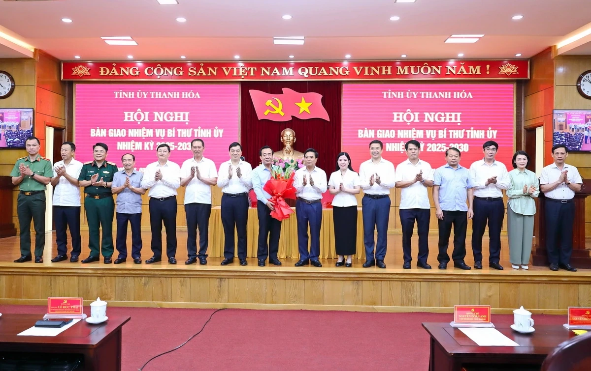 Hội nghị trực tuyến công bố quyết định của Bộ Chính trị điều động Thượng tướng Lê Đức Thái giữ chức Bí thư Tỉnh ủy Thanh Hóa