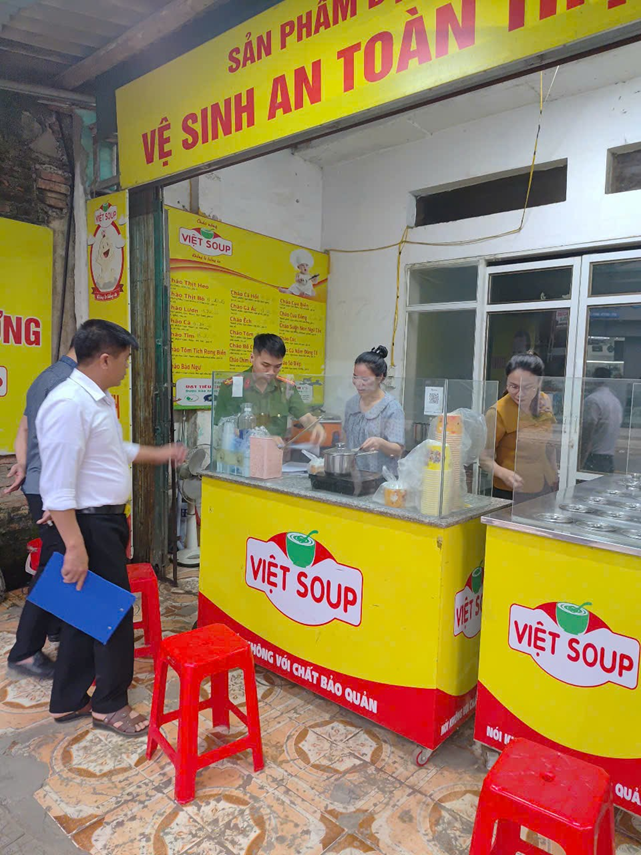 Xã Lam Sơn tổ chức kiểm tra liên ngành bảo đảm an toàn thực phẩm trong Tháng hành động năm 2026
