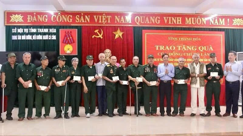 Hướng dẫn tặng quà của Tổng Bí thư, Chủ tịch nước tới người có công nhân Ngày Thương binh - Liệt sĩ