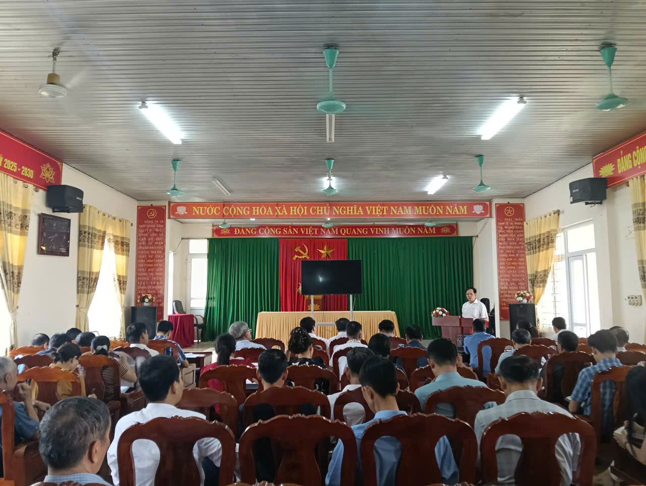 Hội nghị triển khai kế hoạch thực hiện 04 thủ tục hành chính của Đảng trên môi trường điện tử