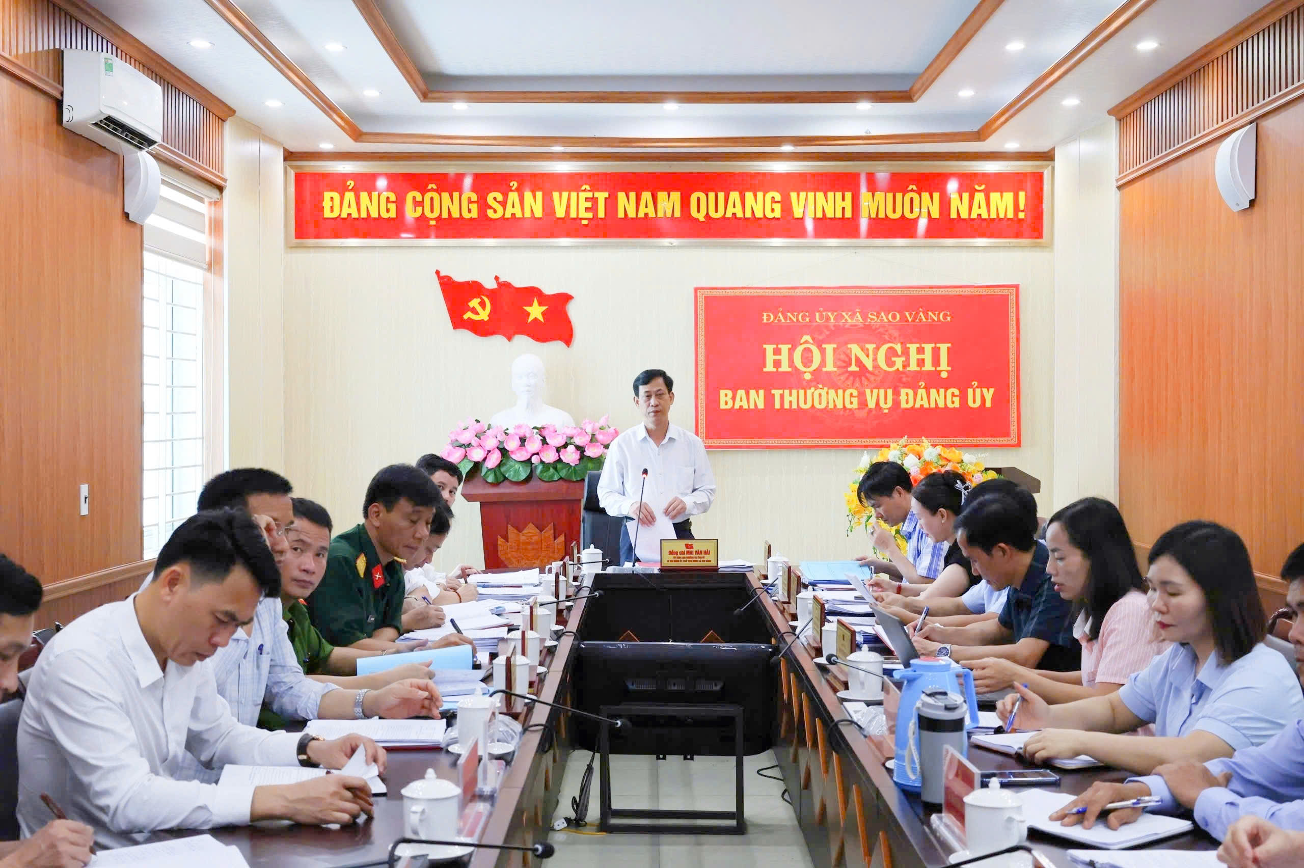 Ban Thường vụ Đảng ủy xã Sao Vàng thảo luận, cho ý kiến một số nội dung thuộc thẩm quyền