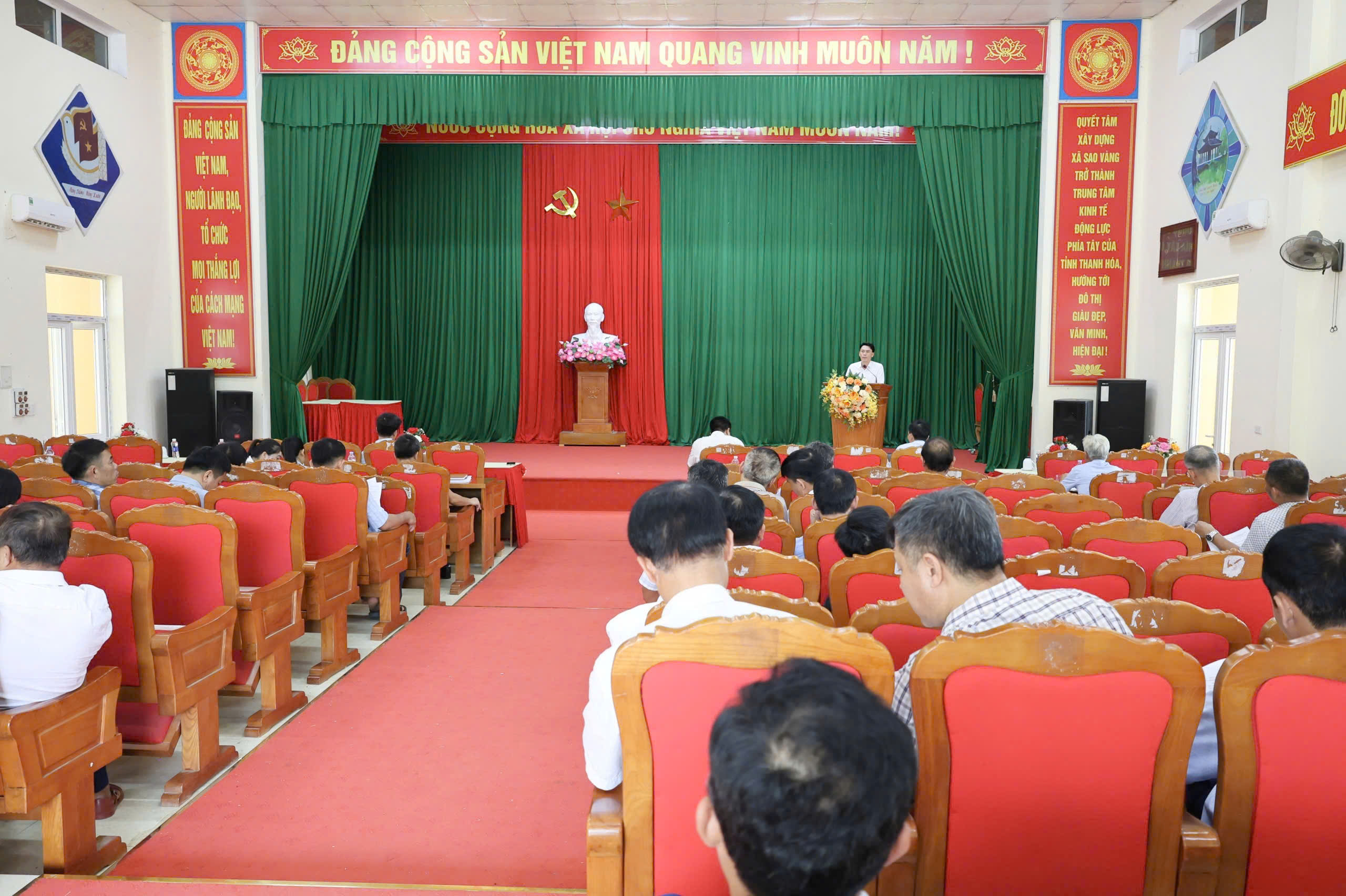 UBND xã Sao Vàng: Triển khai kế hoạch xây dựng phương án thu các chỉ tiêu năm 2026 và Đề án thu gom rác thải trên địa bàn xã giai đoạn 2026 - 2030