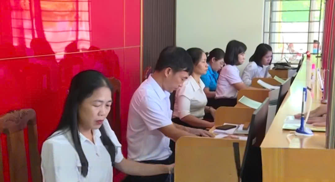 C:\Users\Administrator\Desktop\Ảnh xã SV\Trung tâm PV hành chính công xã\12.jpg
