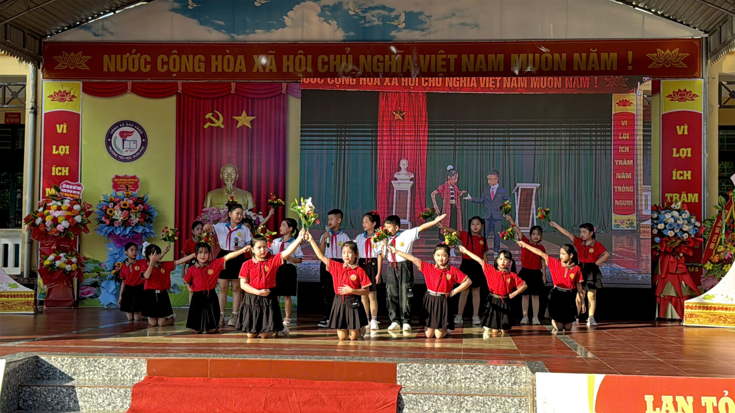 Anh-tin-bai