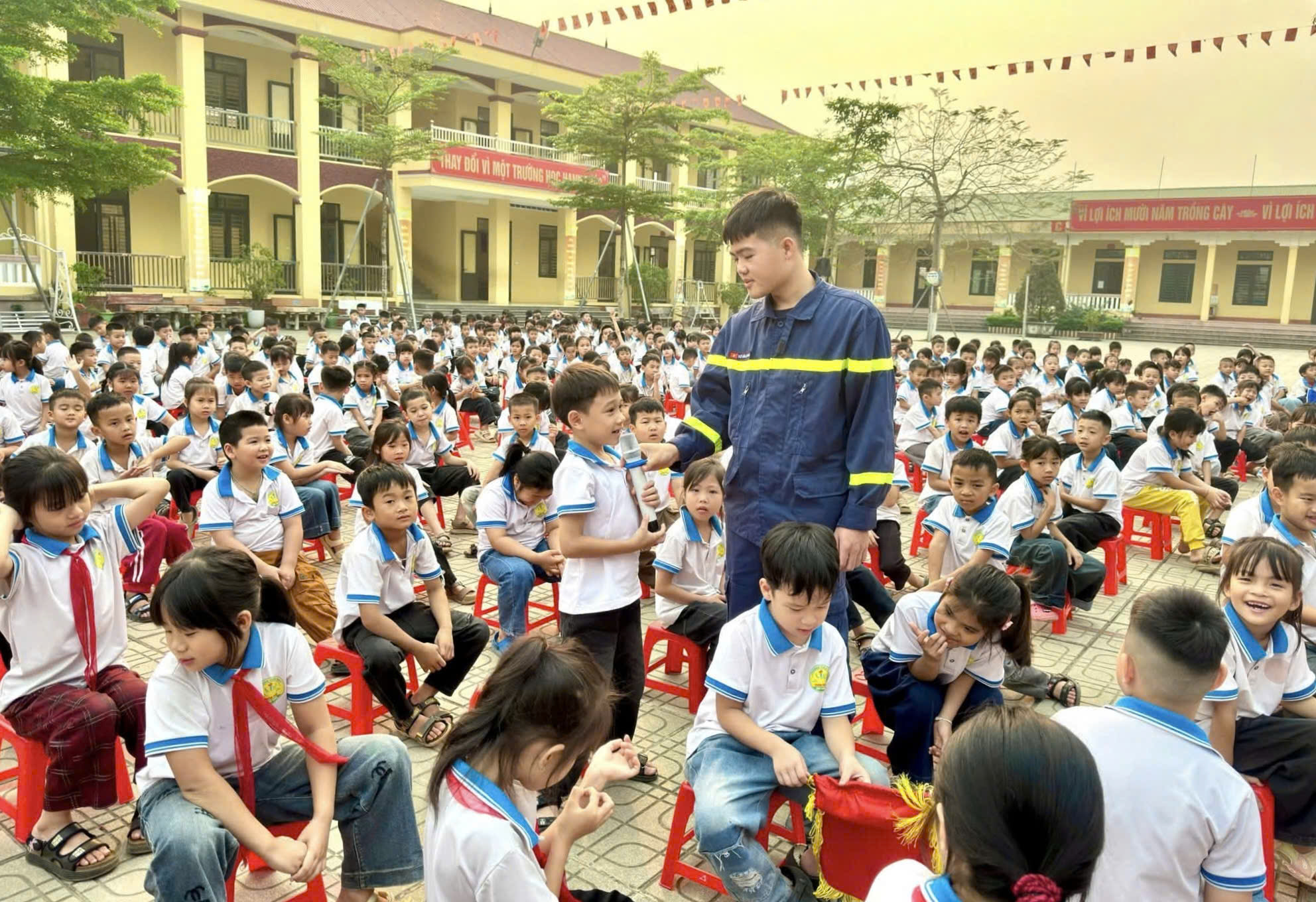 Đoàn Thanh niên xã Sao Vàng tăng cường tuyên truyền phòng, chống đuối nước cho học sinh