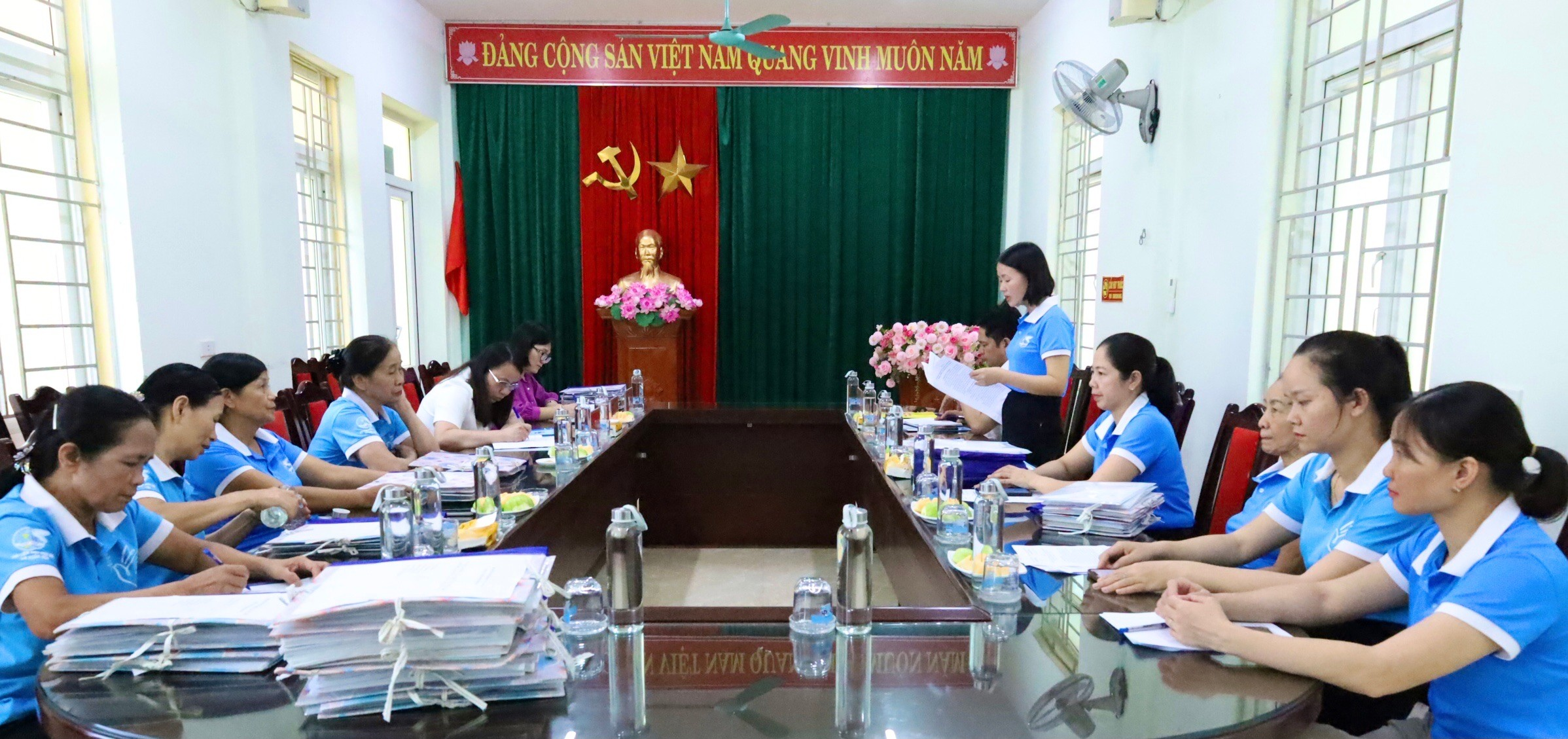 Hội LHPN tỉnh Thanh Hóa kiểm tra công tác Hội và phong trào phụ nữ tại xã Xuân Hòa.