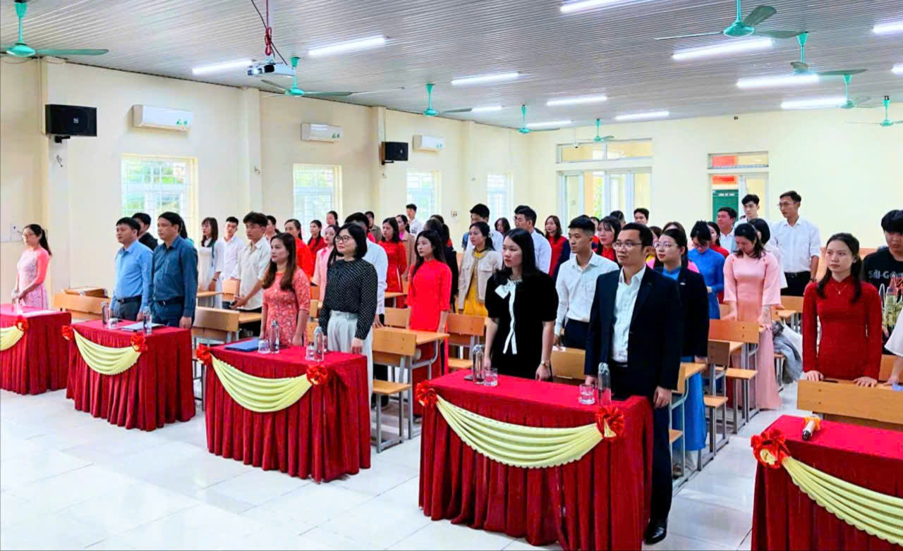 Lễ bế giảng lớp bồi dưỡng kết nạp Đảng khóa III năm 2025