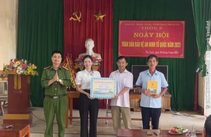 Anh-tin-bai