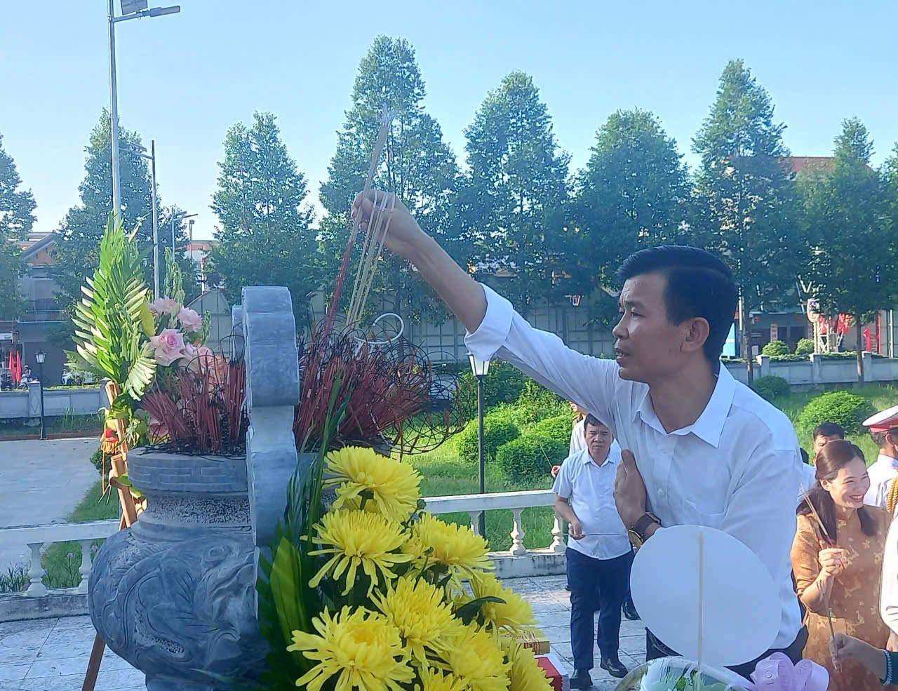 Anh-tin-bai