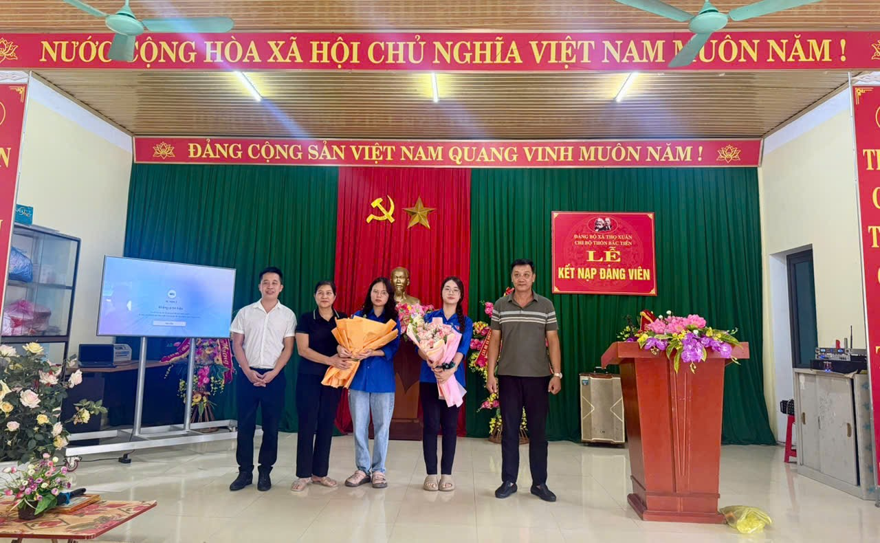 Chi bộ thôn Bắc Tiến, xã Thọ Xuân tổ chức Lễ kết nạp đảng viên 