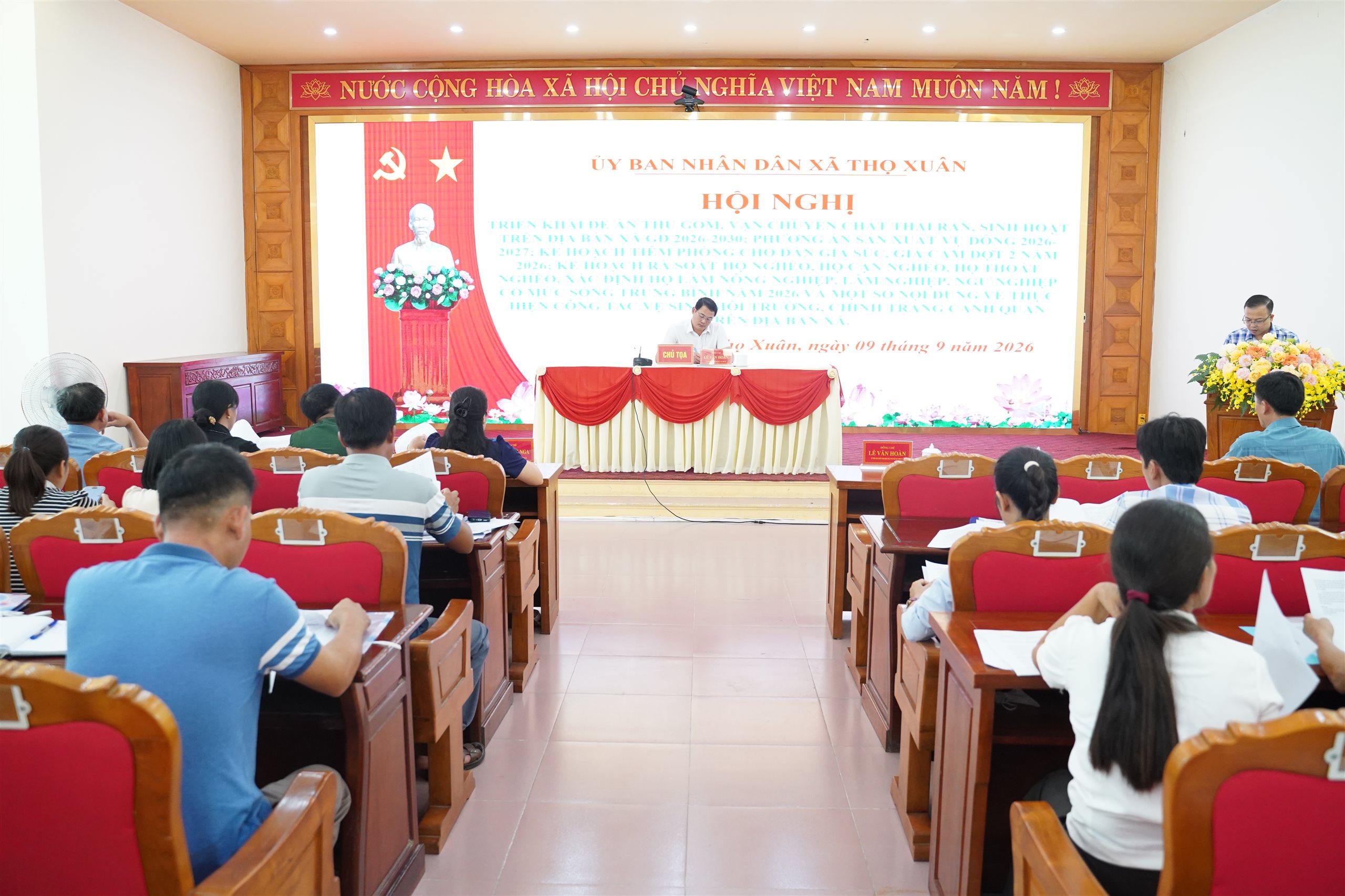 UBND xã Thọ Xuân: Hội nghị triển khai Đề án  thu gom, vận chuyển chất thải rắn sinh hoạt trên địa bàn xã giai đoạn 2026-2030; phương án sản xuất vụ đông 2026-2027; công tác tiêm phòng đợt 2 cho đàn gia súc, gia cầm; Kế hoạch rà soát hộ nghèo, hộ cận nghèo, hộ thoát nghèo năm 2026 và công tác bảo vệ môi trường