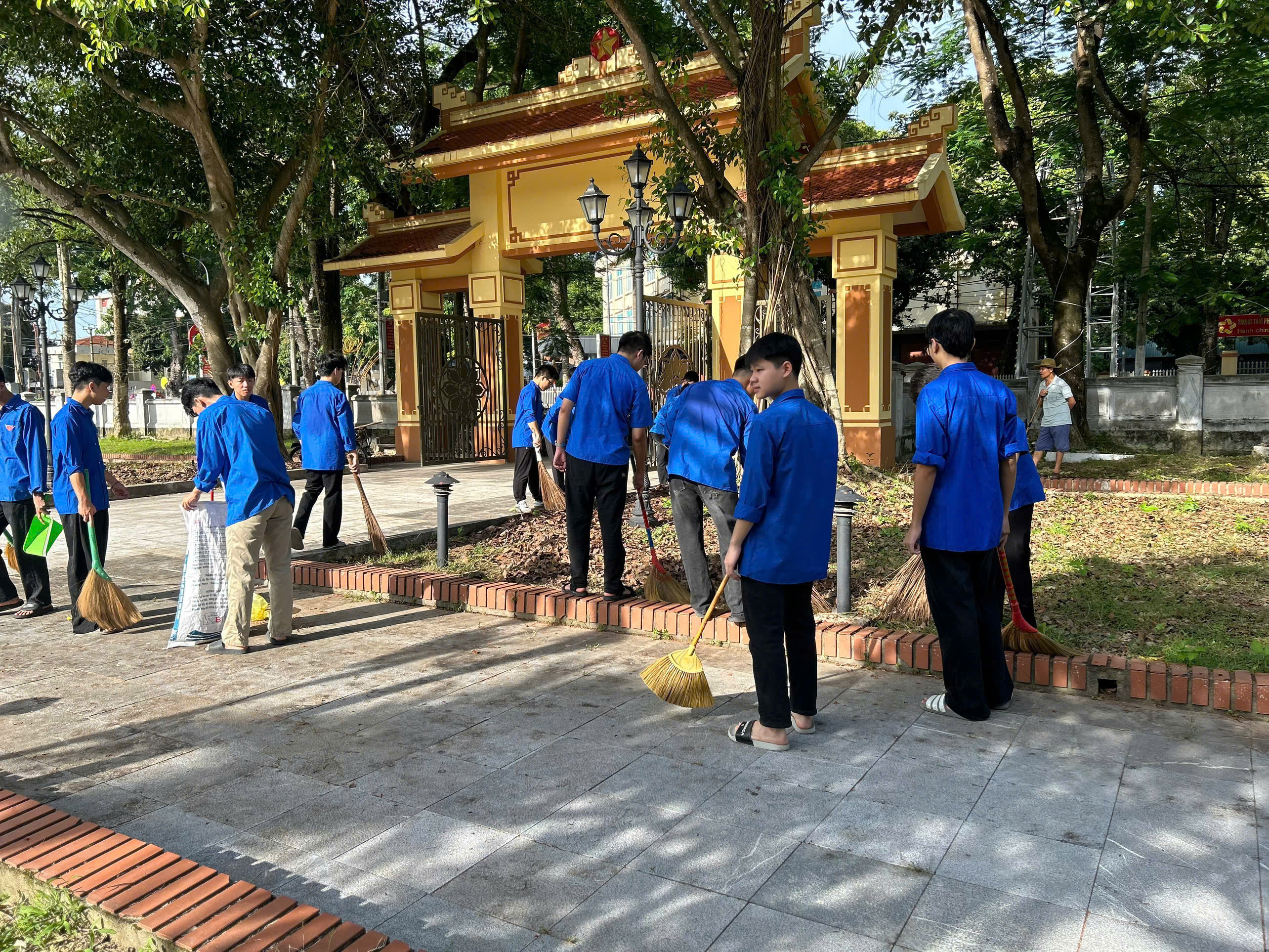 Anh-tin-bai