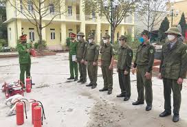 QUYẾT ĐỊNH Thành lập Đội dân phòng; bổ nhiệm Đội trưởng, Đội phó và công nhận Đội viên Đội dân phòng tại các thôn/khu phố trên địa bàn xã Thiệu Trung