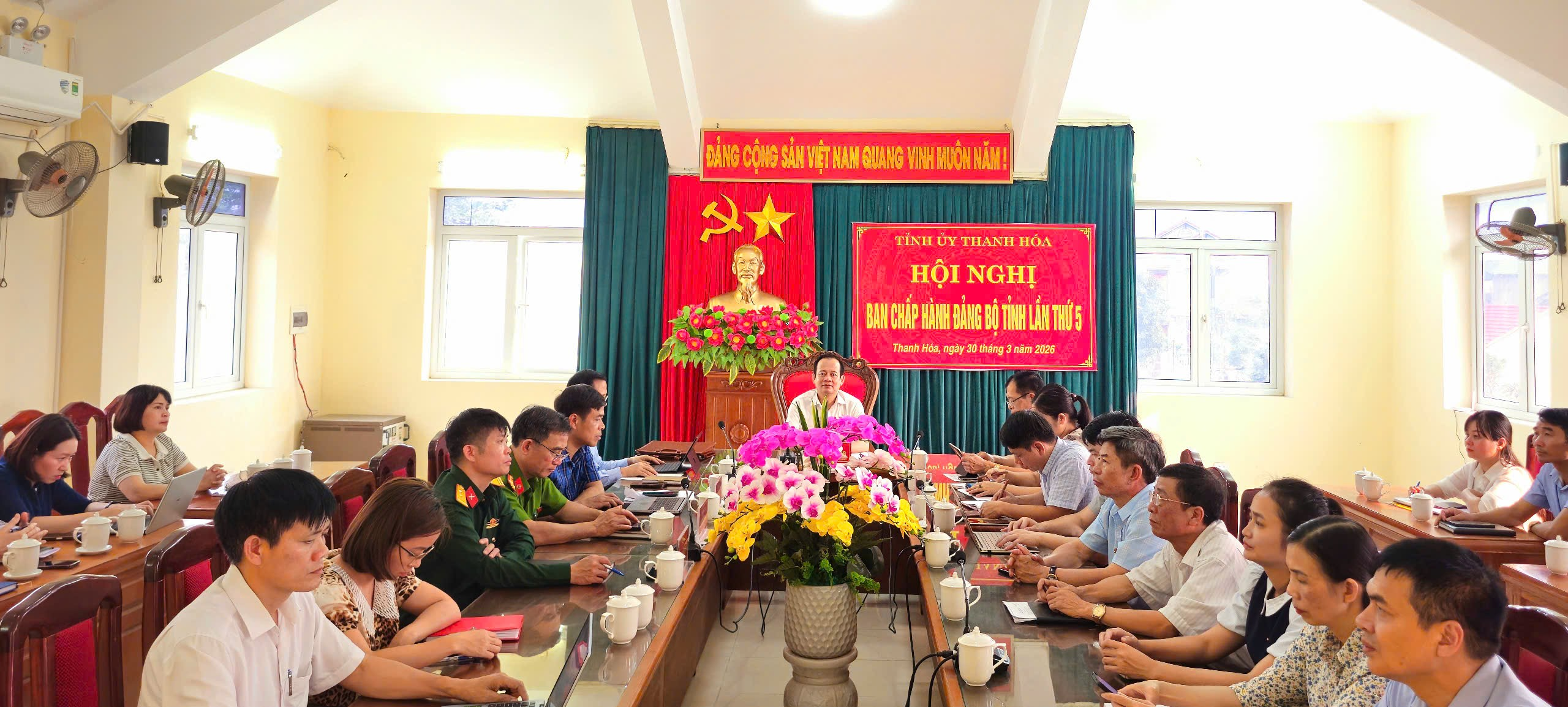 XÃ THIỆU TRUNG THAM DỰ HỘI NGHỊ TRỰC TUYẾN TOÀN TỈNH ĐÁNH GIÁ TÌNH HÌNH THỰC HIỆN NHIỆM VỤ QUÝ I, TRỌNG TÂM CÔNG TÁC QUÝ II